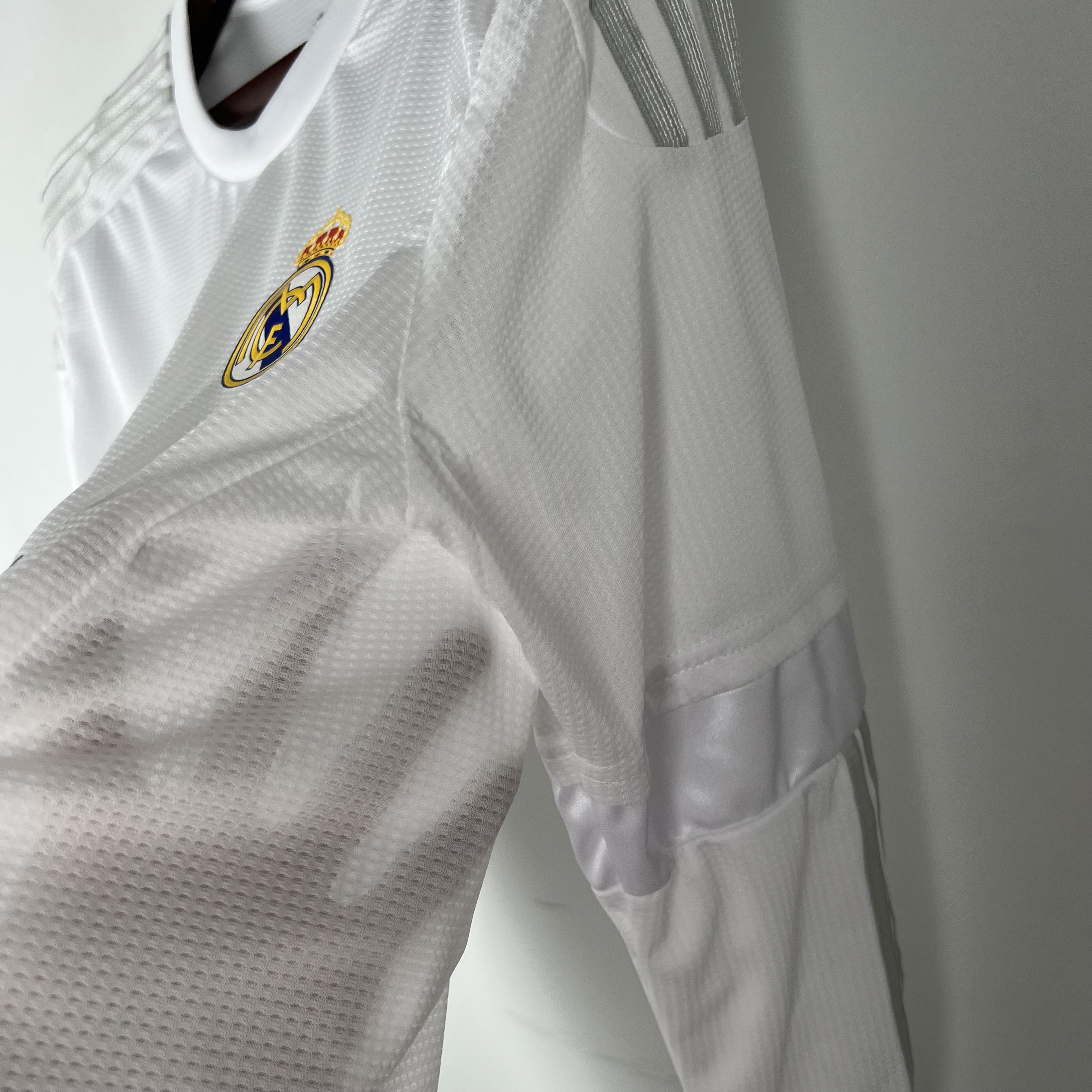 JerseysGala.com | Retro Real Madrid 15-16 Home Stadium Long Sleeve Jersey -Customize Name, Number and Patch | Worldwide Shipping