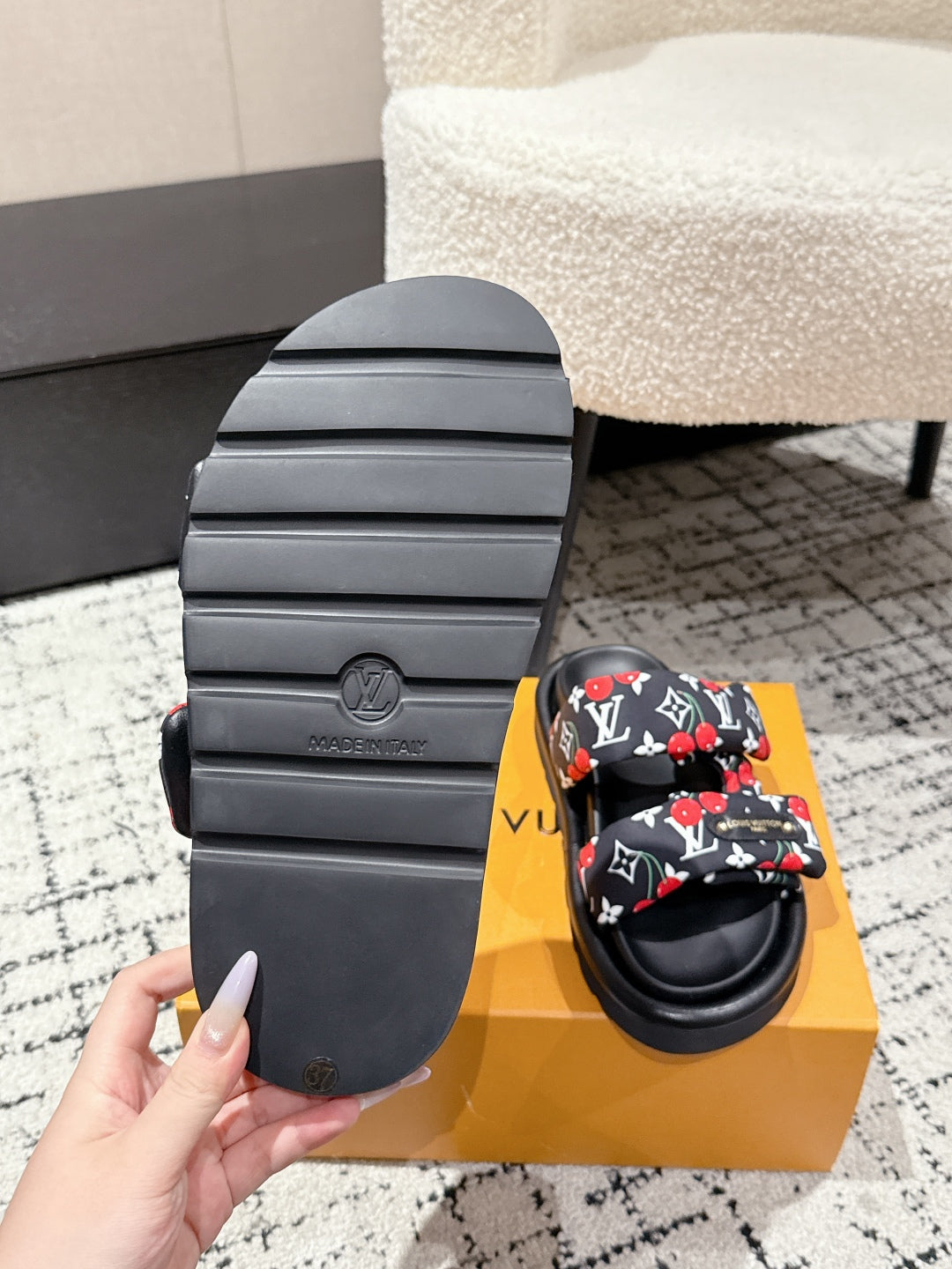 LV TWO-STRAP SLIDES 25S IN BLACK FABRIC AND CALFSKIN、mysite、Cacoeks