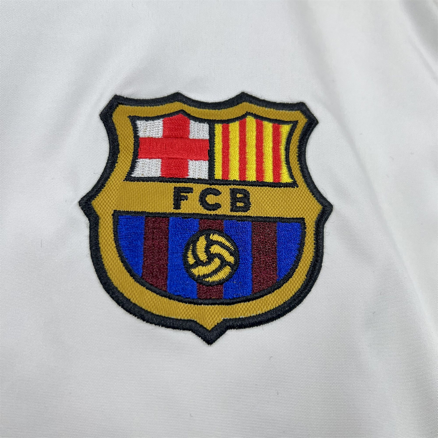 GlobeJersey-Retro Barcelona 1994-95 Player Windbreaker - White
