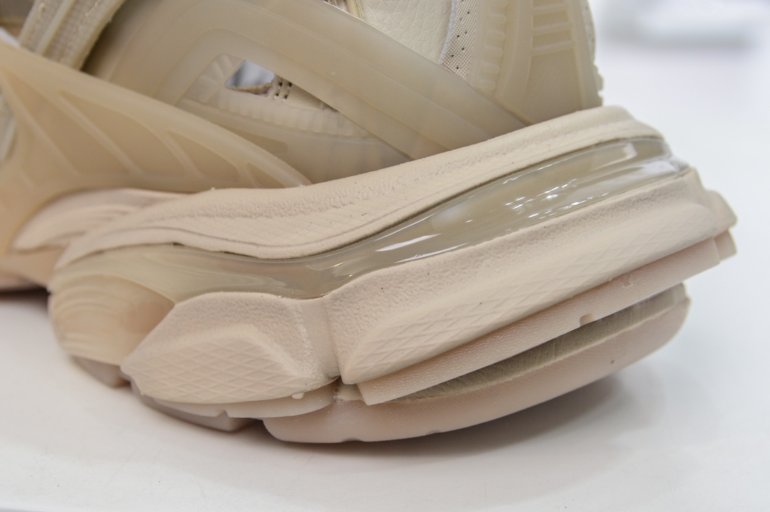 Balenciaga Track 2.0 Trainer in Beige、mysite、Cacoeks