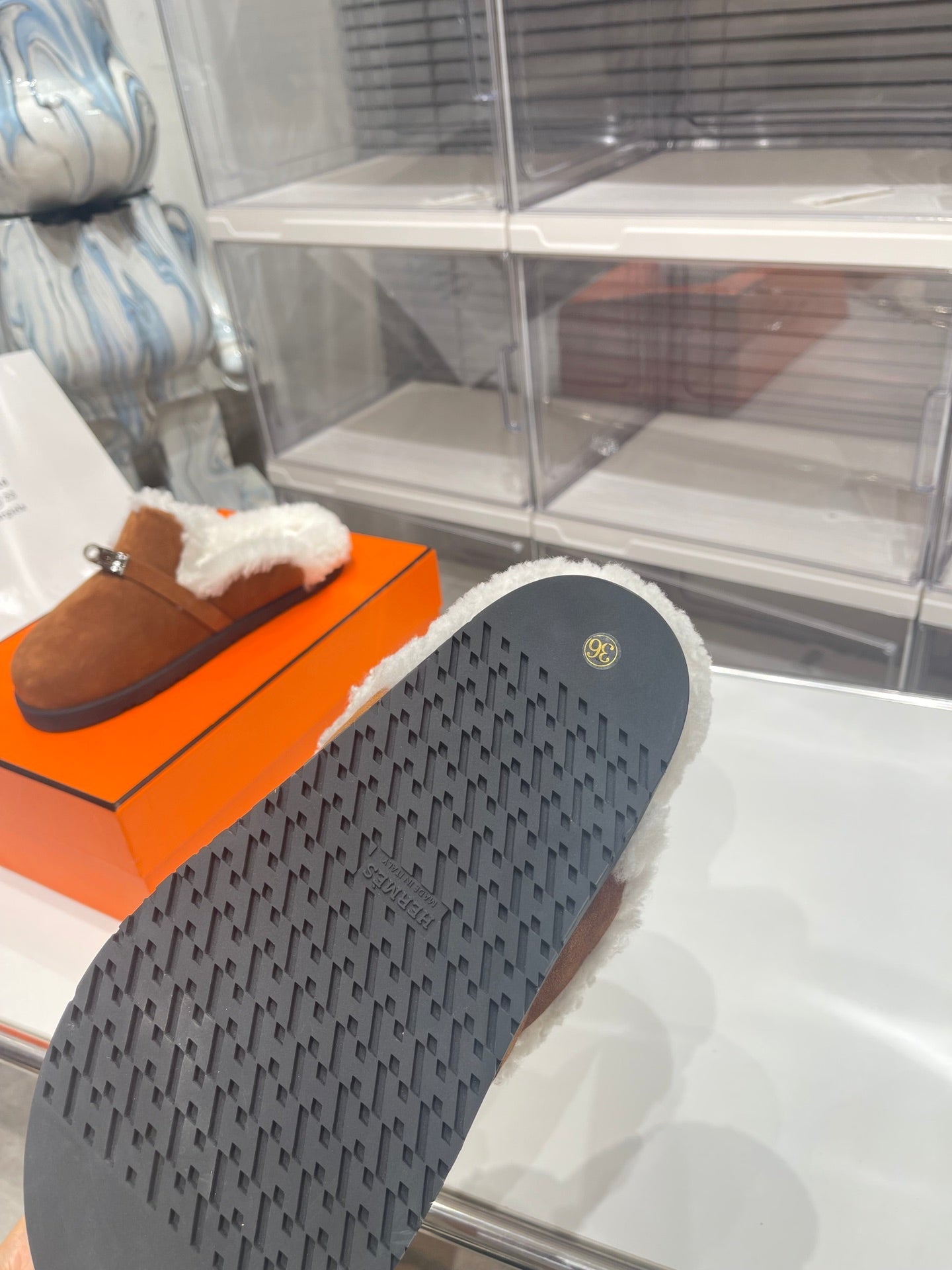 SLIP-ON MULE IN UMBER BROWN SUEDE AND SHEARLING LINING、mysite、Cacoeks