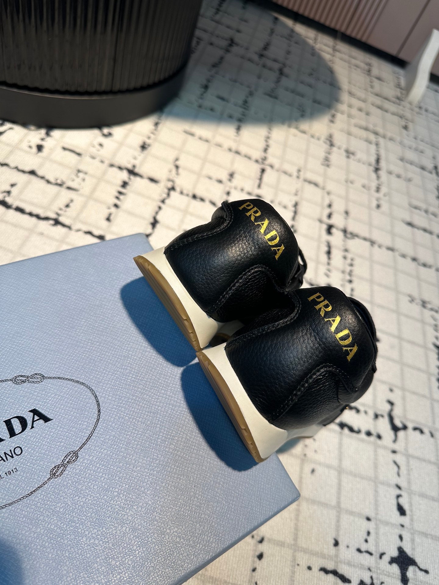 PRA TRIANGLE LOGO SNEAKERS BLACK CALFSKIN、mysite、Cacoeks