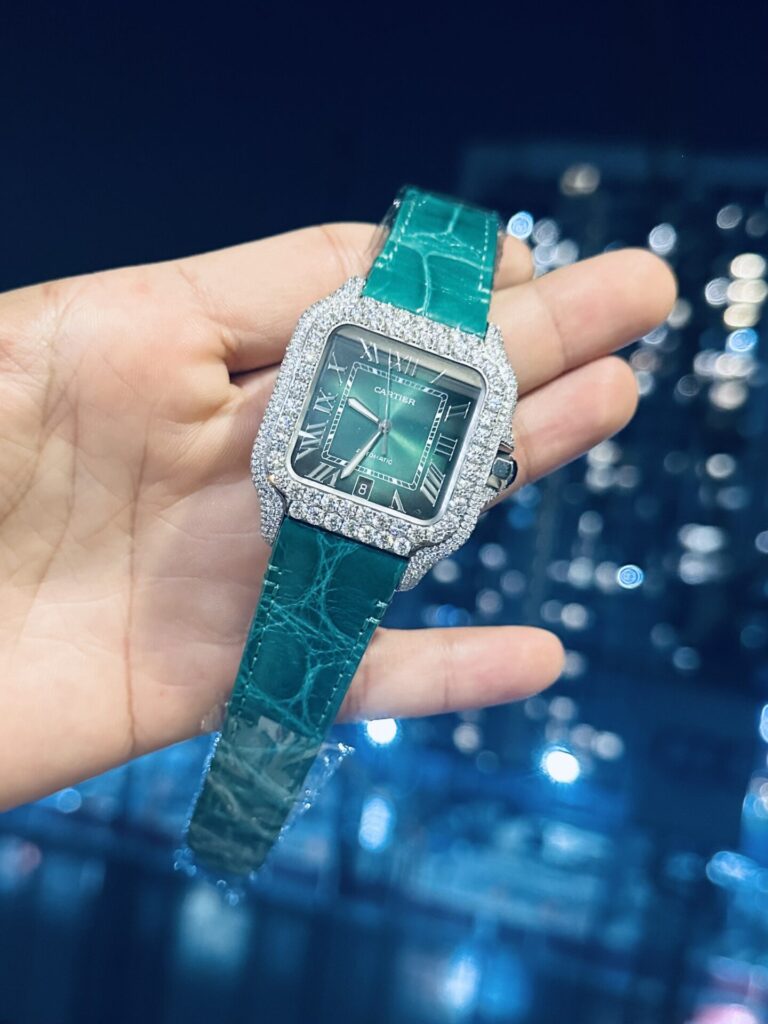 Đồng Hồ Cartier Santos Đính Moissanite Màu Xanh Lá Cây Rep 1:1 39.8mm