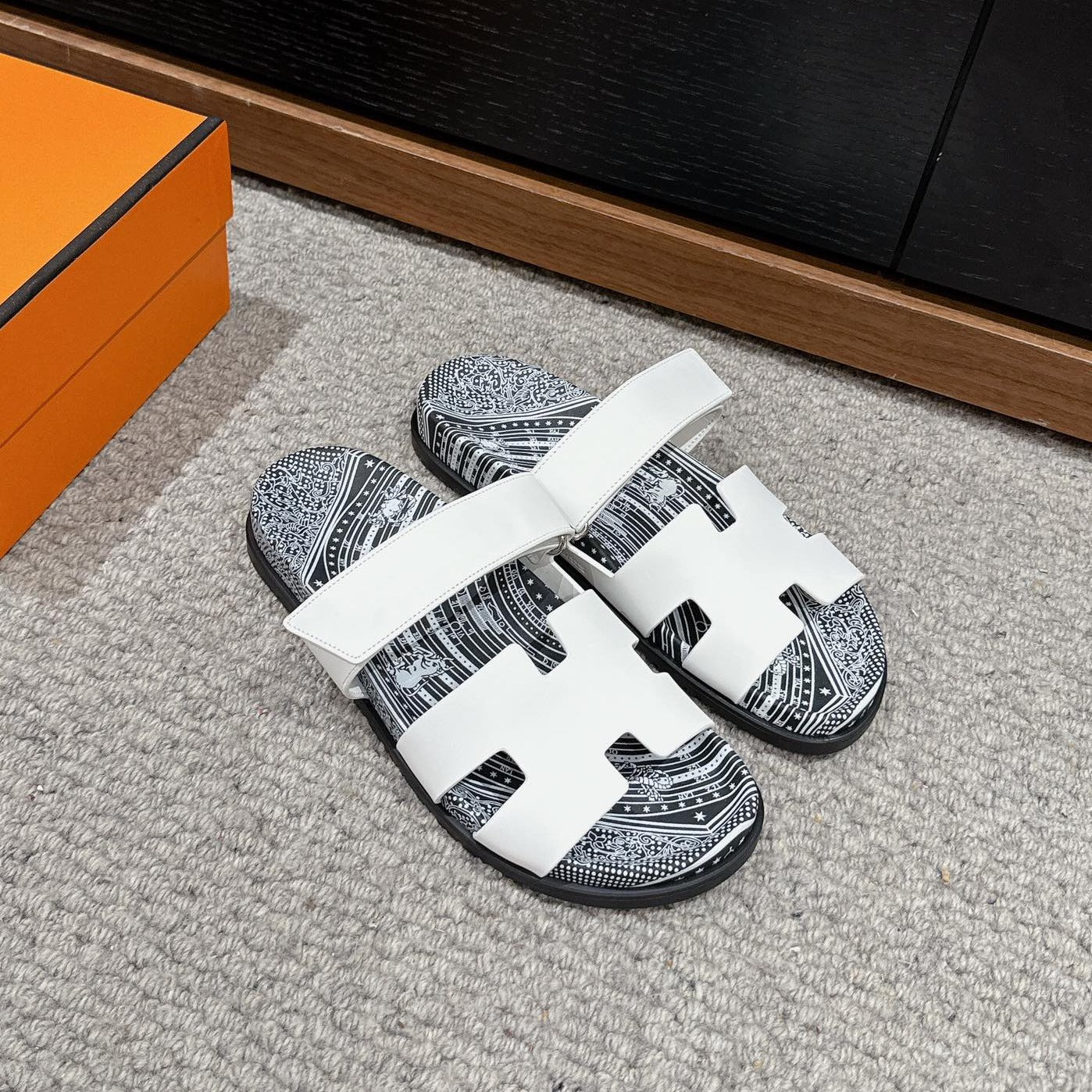 CHYPRE SANDAL WHITE CALFSKIN UNIQUE、mysite、Cacoeks