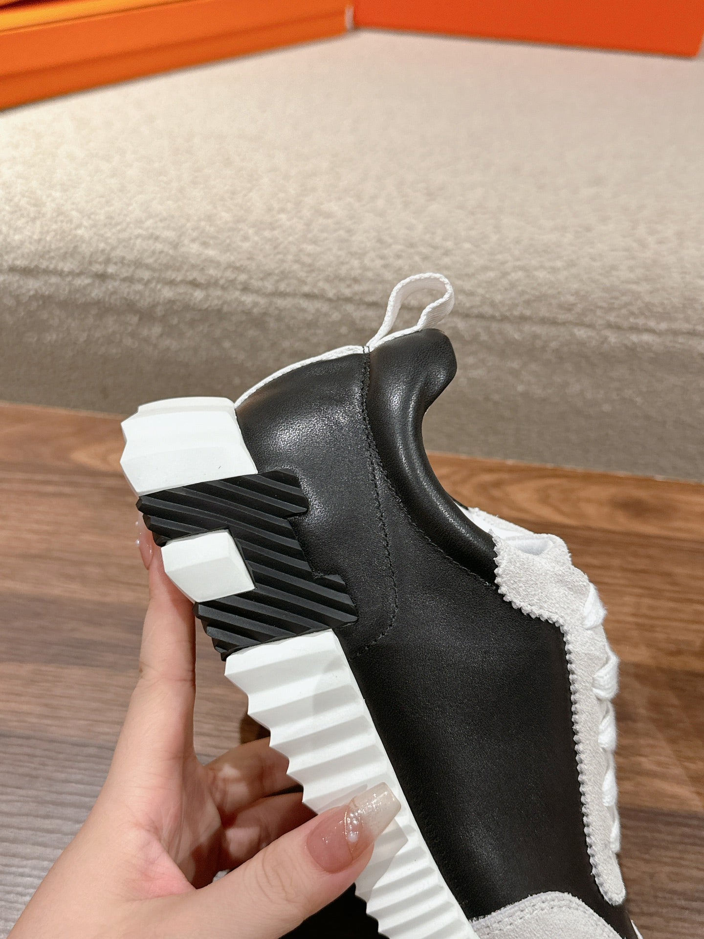 MAINLAND SNEAKER IN PALE GRAY SUEDE AND BLACK CALFSKIN、mysite、Cacoeks