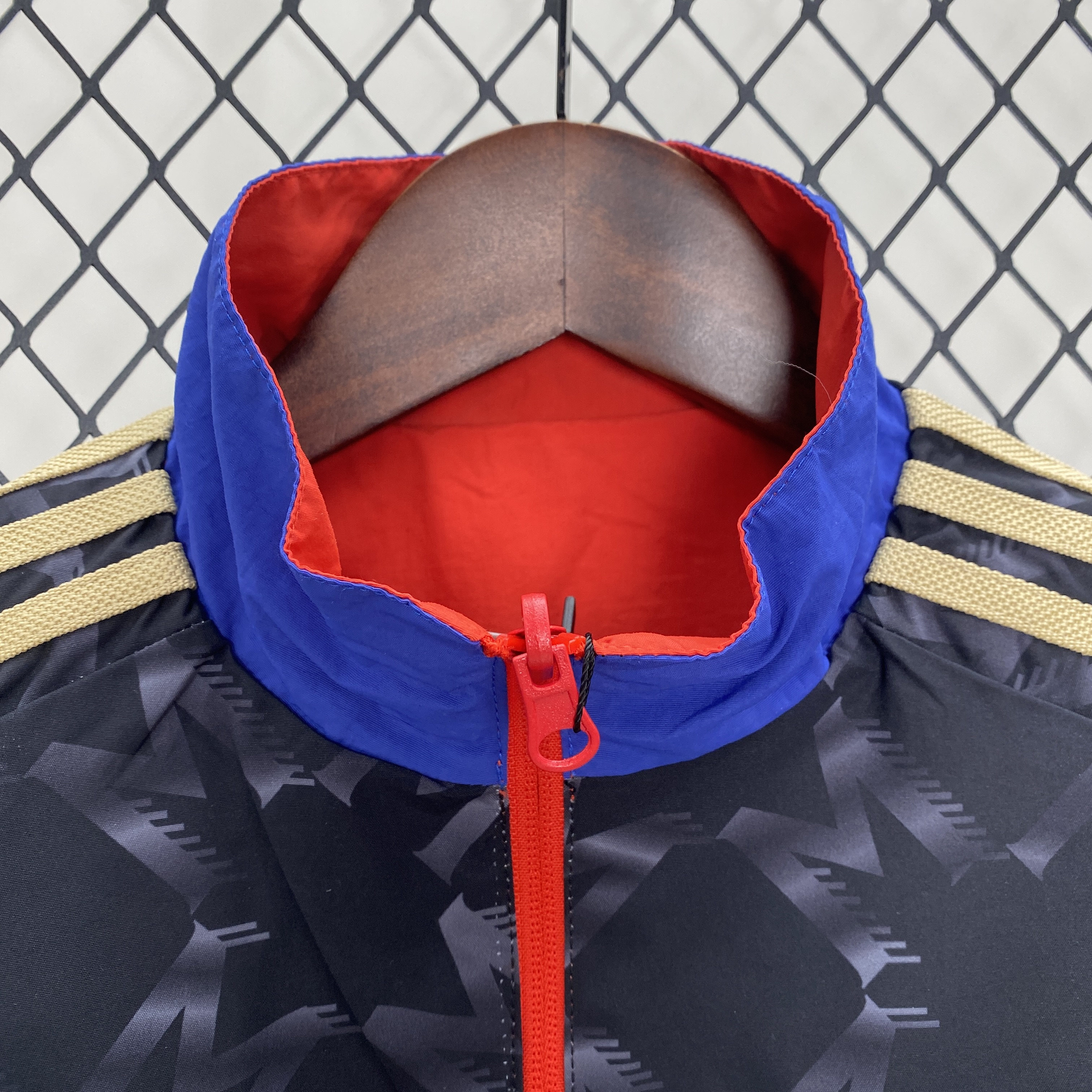 ManixJersey.com | Manchester United 24-25 Double Sided Reversible Windbreaker - Home & Away Jersey Style -Customize Name, Number and Patch | Worldwide Shipping