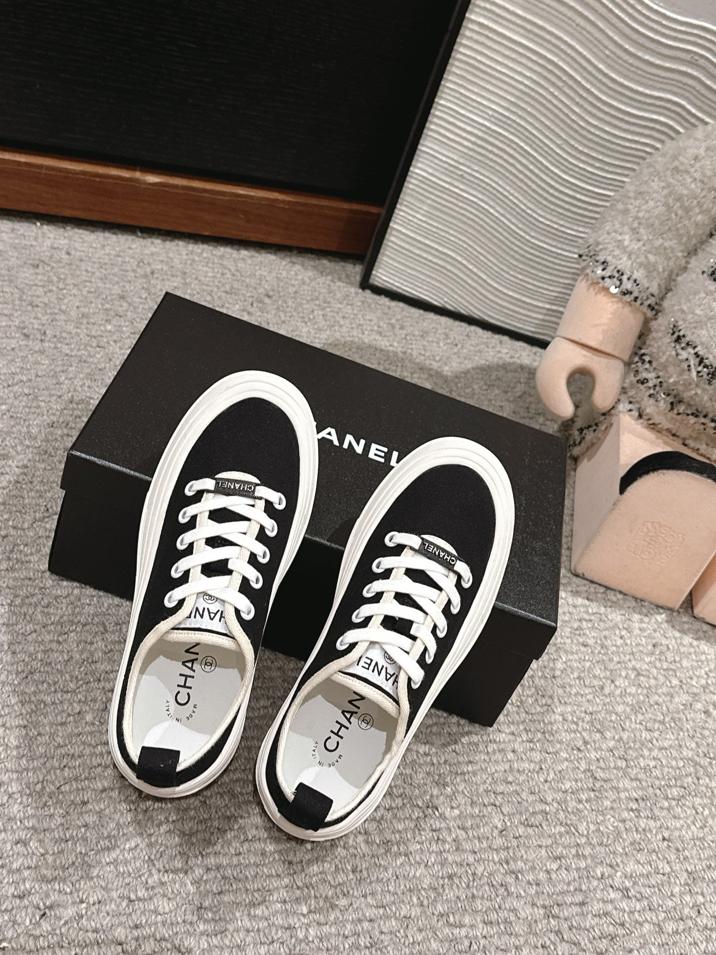 LACE-UP SNEAKERS IN BLACK CANVAS、mysite、Cacoeks