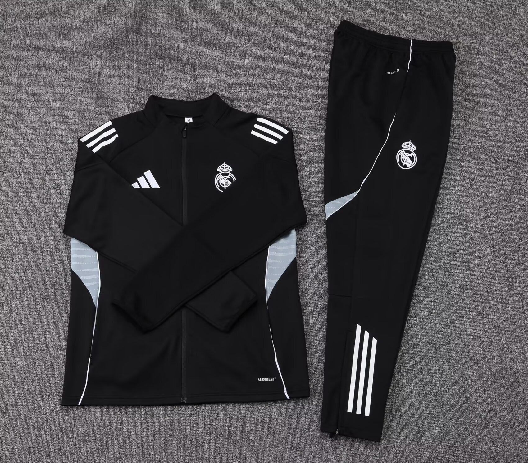 2025/2026 Real Madrid Long Zipped Jacket Black Football Shirt Set:football jersey mysite: unitedjerseyfootball 邓江浪:football