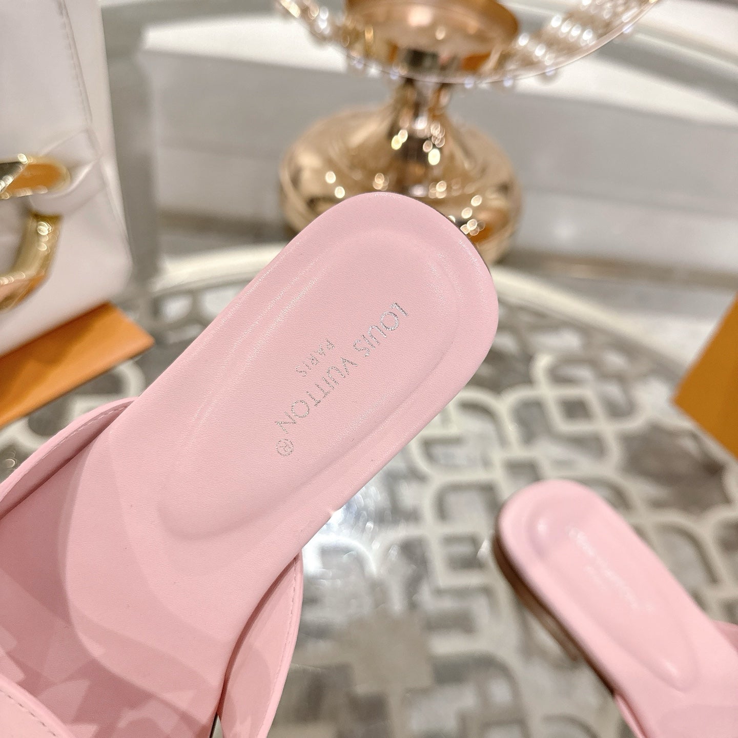 ISOLA FLAT SLIDE IN PASTEL PINK CALFSKIN、mysite、Cacoeks