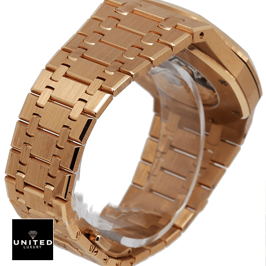 Audemars Piguet Royal Oak 15400OR.OO.1220OR.03 Replica Audemars Piguet Royal Oak Gold Bracelet Replica upside view white background