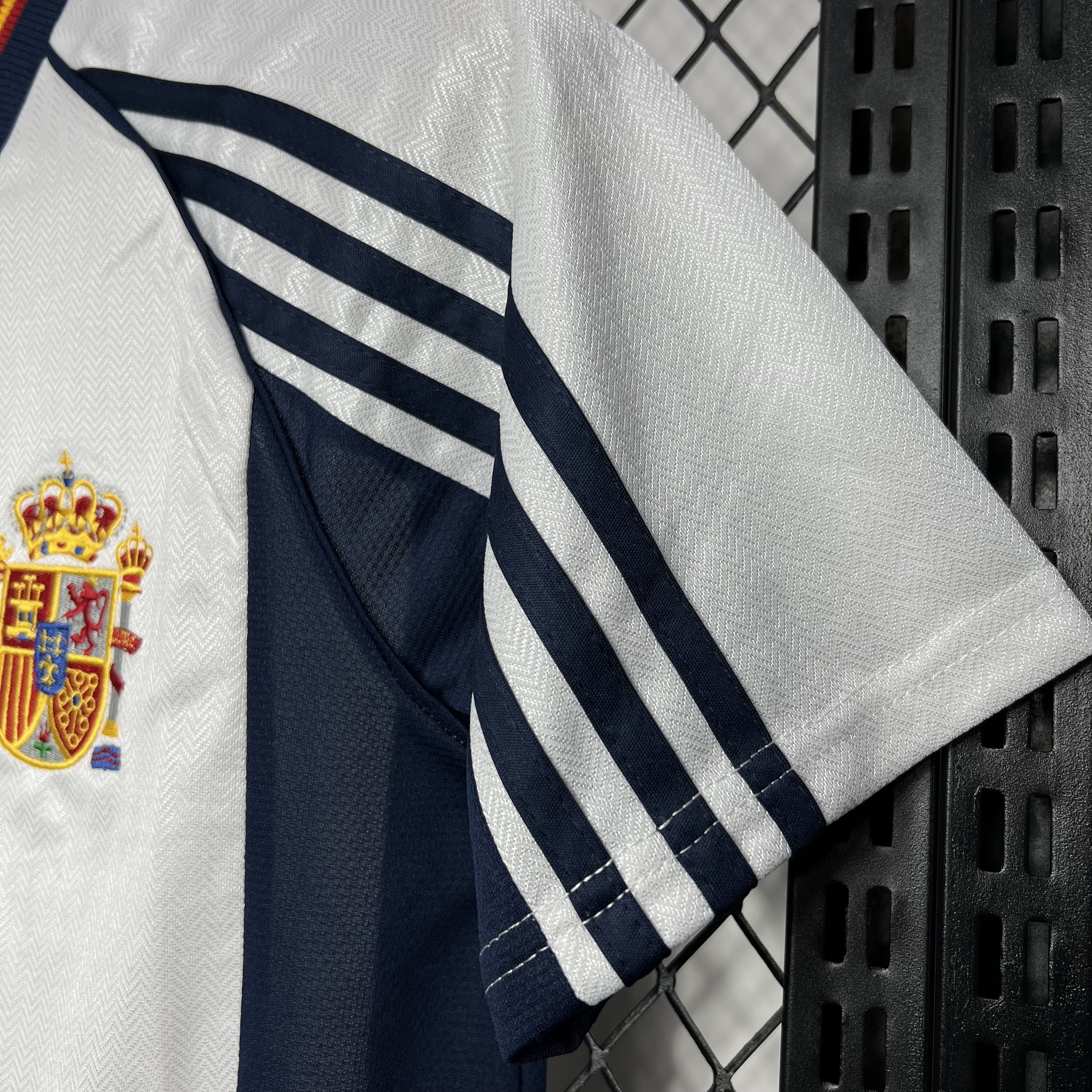 Higojerseys-Retro Spain 1998 Away Jersey