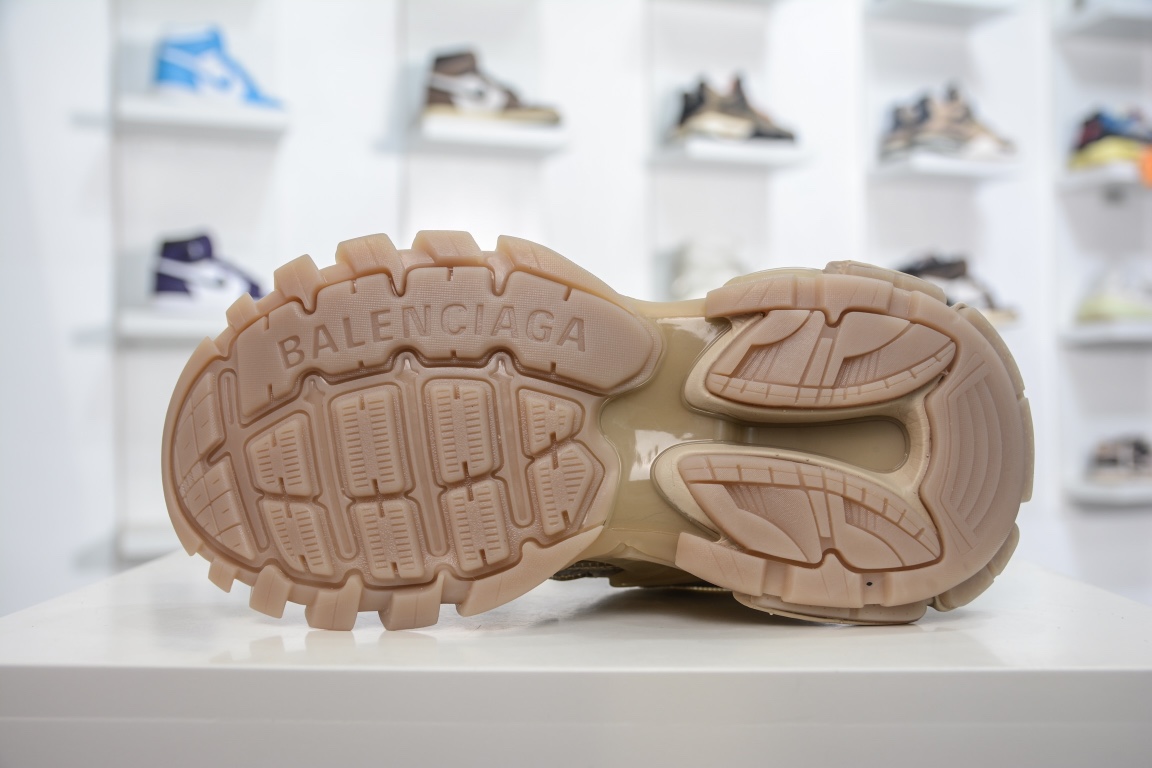 Balenciaga Track 2.0 Trainer in Beige、mysite、Cacoeks