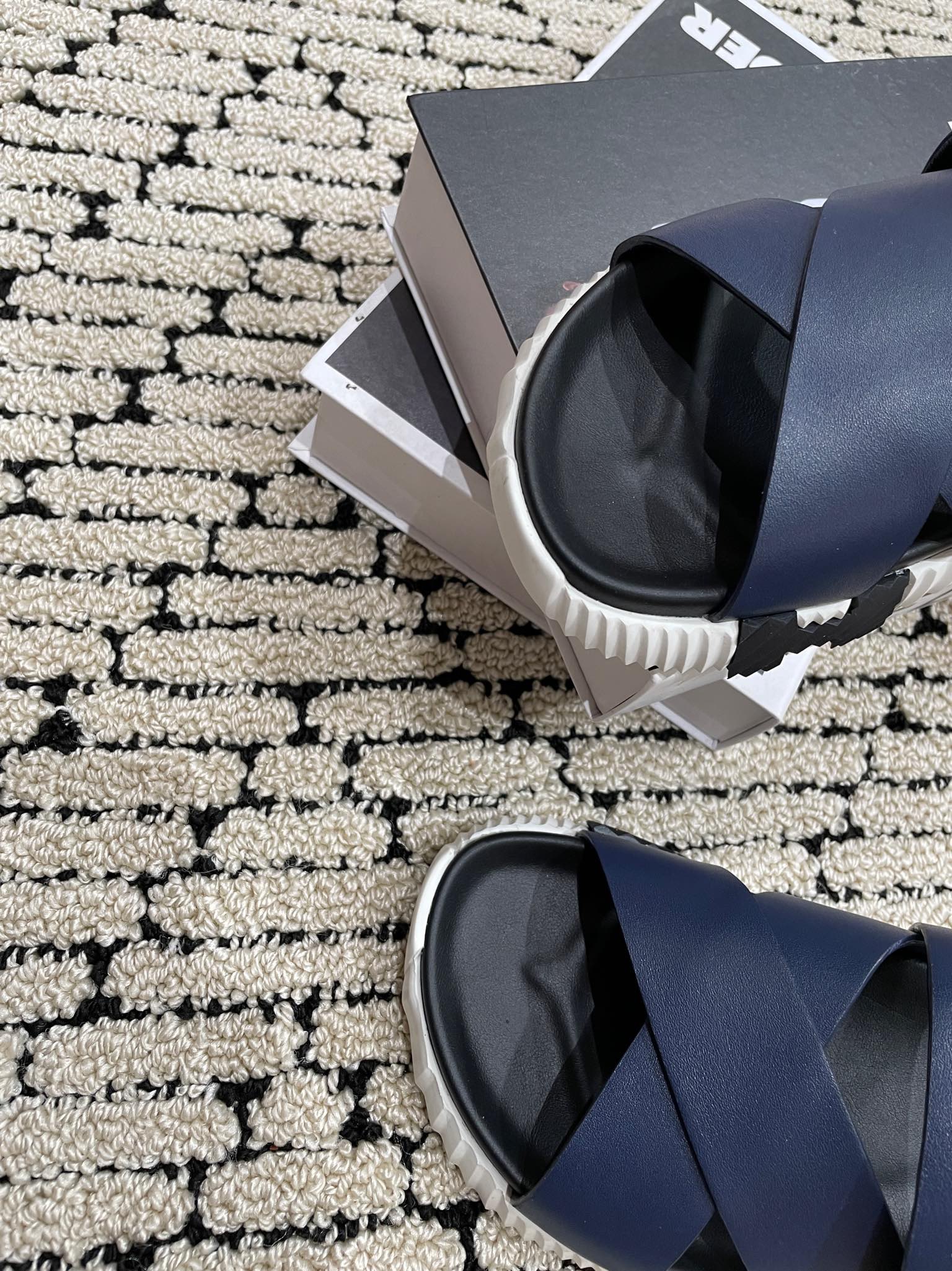 ELECTRIC SANDAL BLACK MIX NAVY CALFSKIN、mysite、Cacoeks