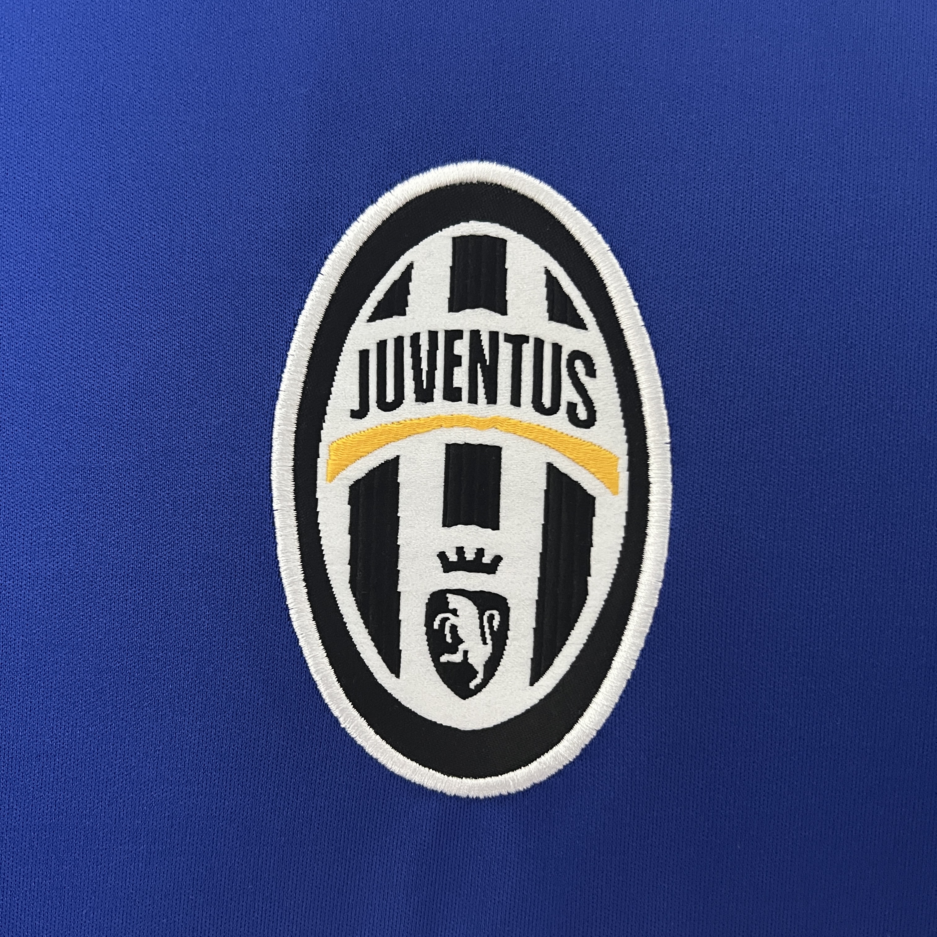 GlobeJersey-Retro Juventus 2004-05 Away Stadium Jersey