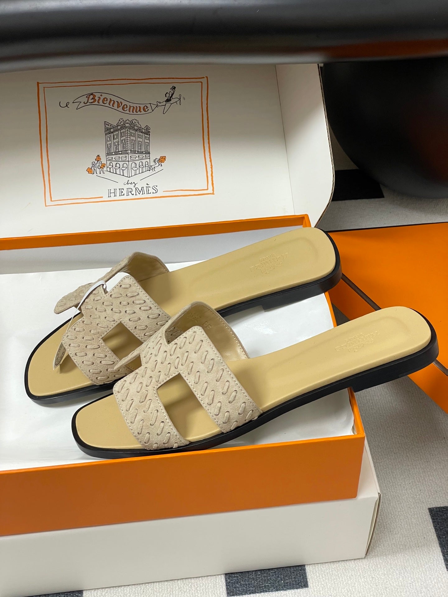 HM 25S ORAN SANDAL IN BEIGE SUEDE AND LAMBSKIN、mysite、Cacoeks