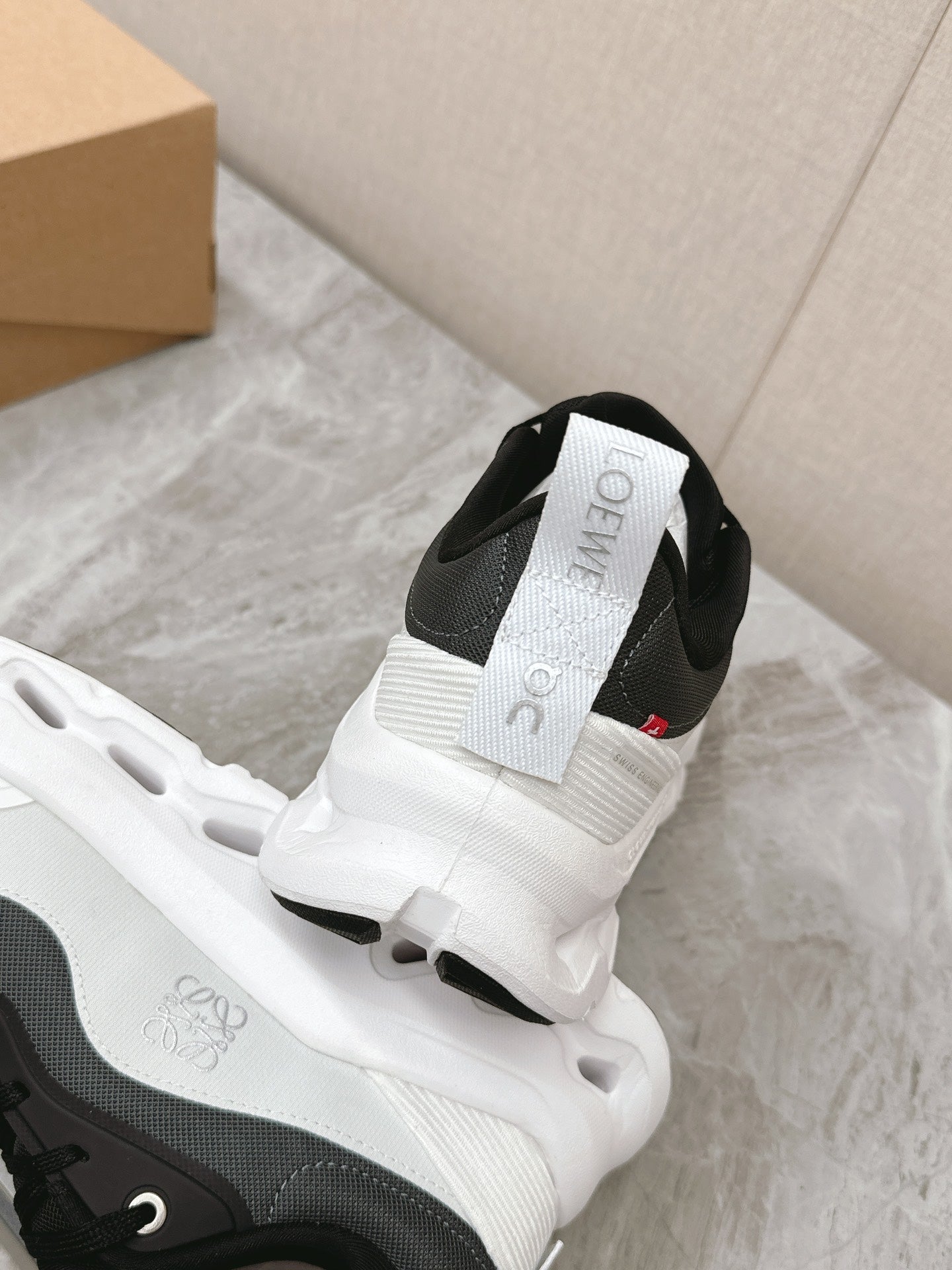 RUN SNEAKER IN WHITE MIX BLACK SUEDE AND MESH FABRIC、mysite、Cacoeks