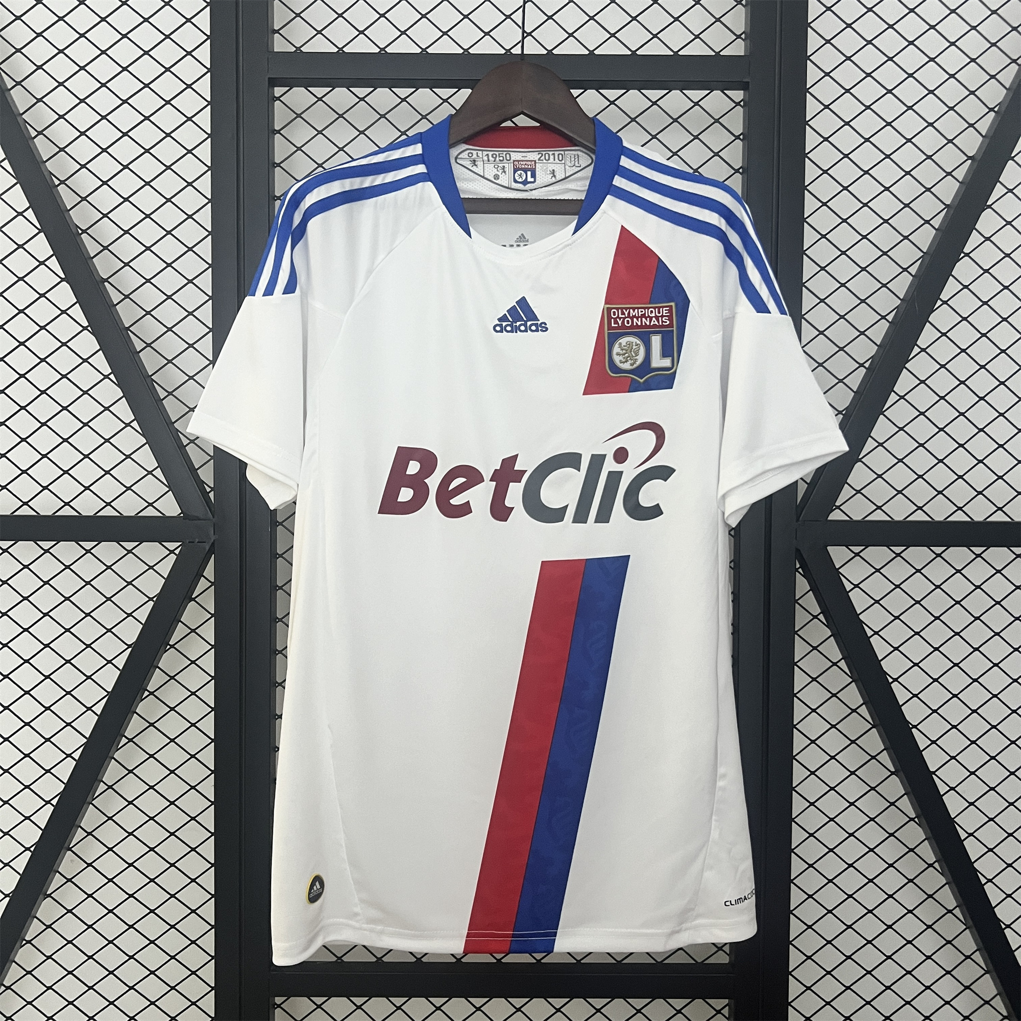 GlobeJersey-Retro Olympique Lyonnais Lyon 2010-11 Home Jersey