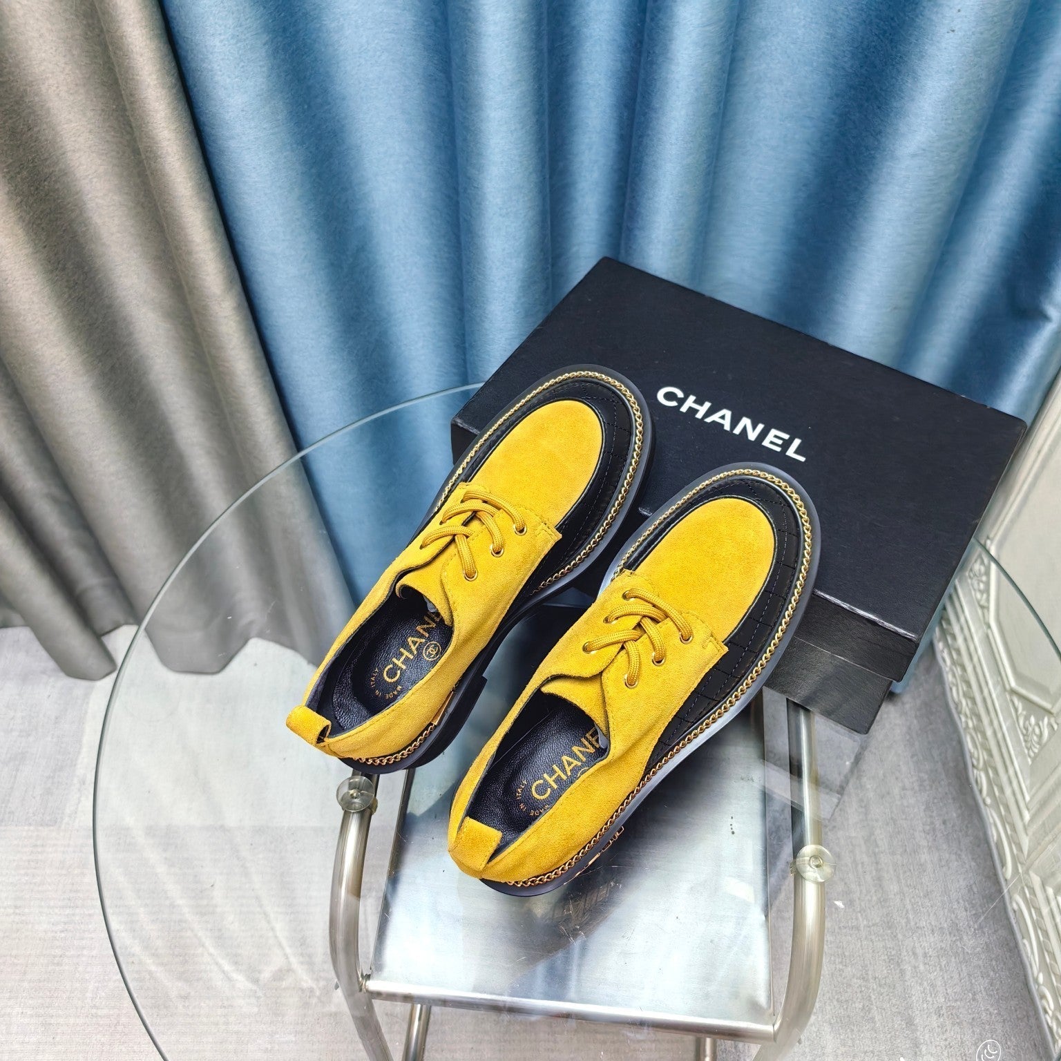 OXFORD SHOES IN GOLD YELLOW SUEDE AND BLACK SHEEPSKIN、mysite、Cacoeks