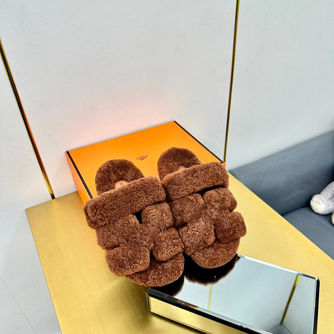 CHYPRE SANDAL IN UMBER BROWN SHEARLING、mysite、Cacoeks