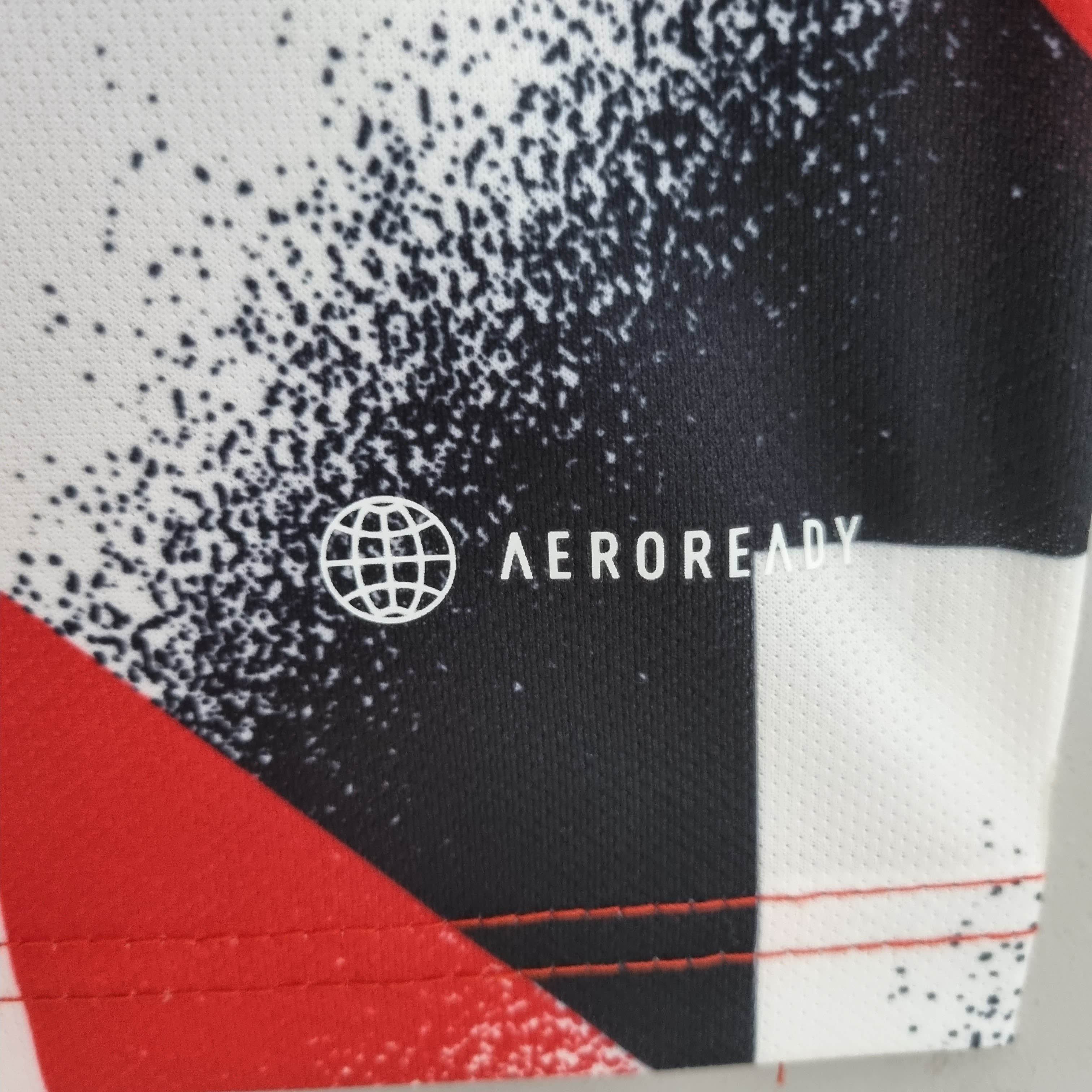 2022/2023 Manchester United Training Suit Red White Black Geometric Pattern 1:1 Thai Quality:football jersey mysite: unitedjerseyfootball 邓江浪:football