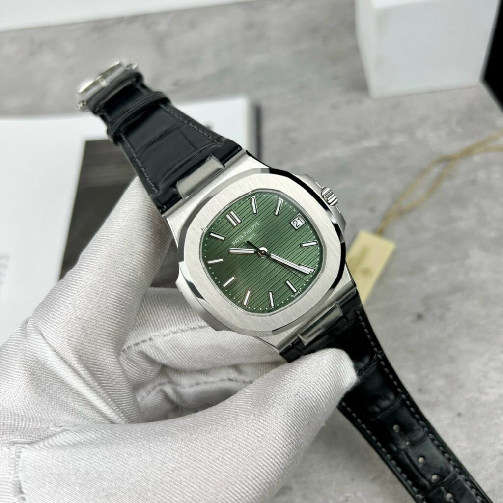 Đồng Hồ Patek Philippe Nautilus 5711 Replica 11 Mặt Xanh Lá Cây 40mm (2)