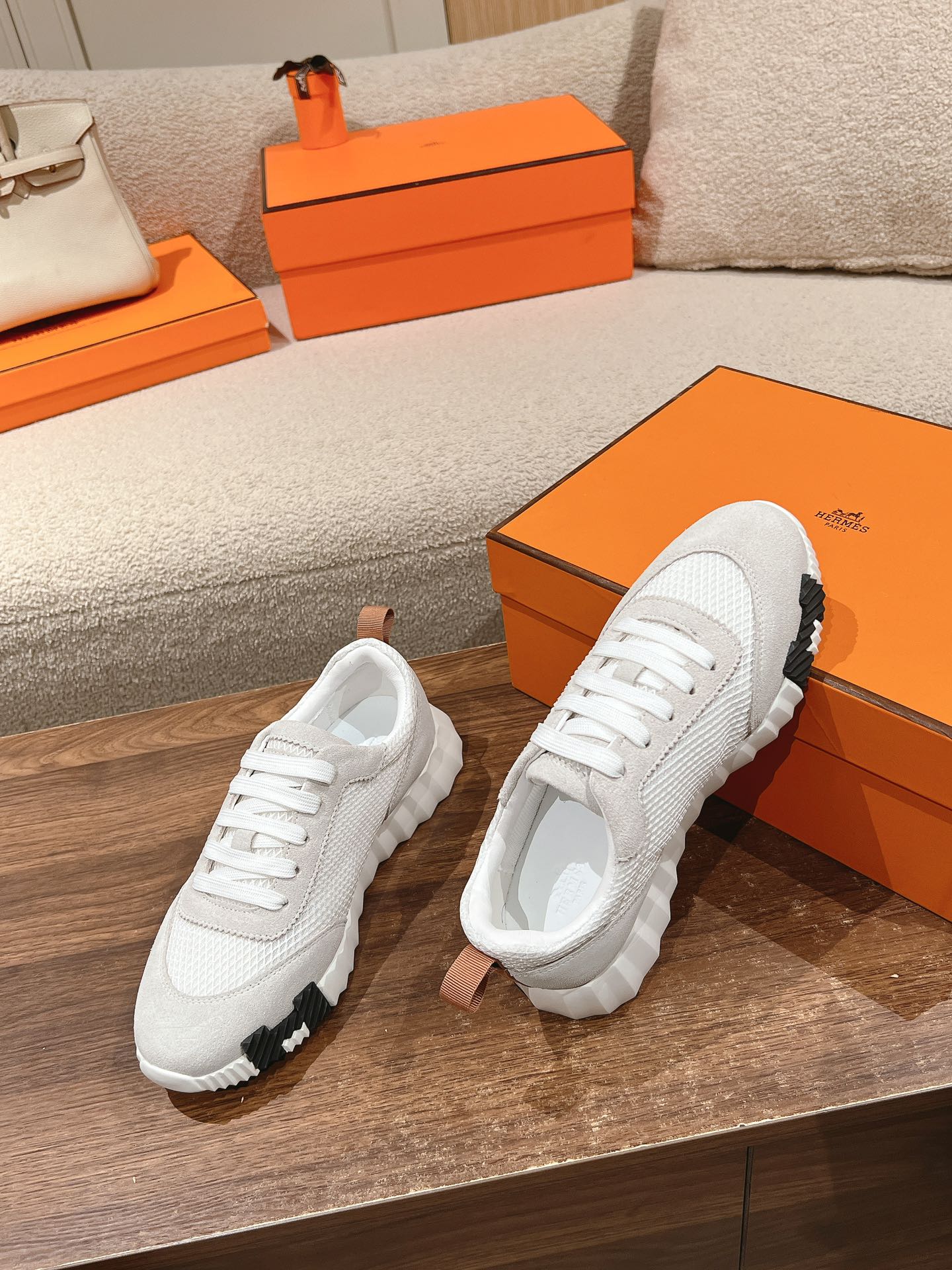 MAINLAND SNEAKER IN PALE GRAY SUEDE AND WHITE BREATHABLE MESH FABRIC、mysite、Cacoeks