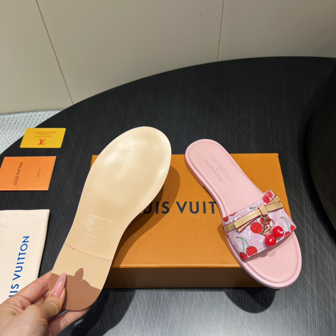 LV SLIDE SANDALS 25S IN LIGHT PINK DENIM AND CALFSKIN WITH CHERRY BLOSSOM BUCKLE、mysite、Cacoeks