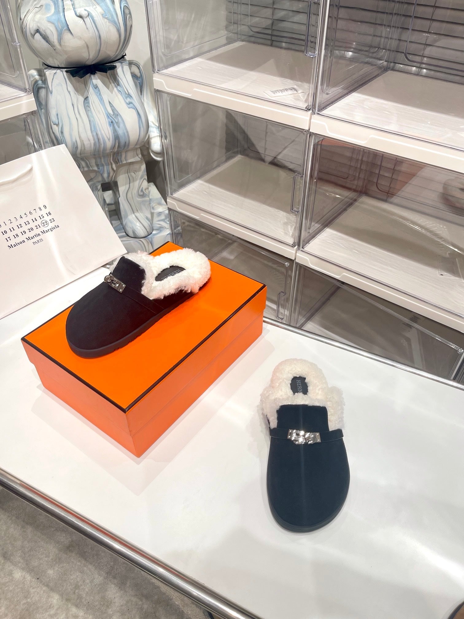 SLIP-ON MULE IN BLACK SUEDE AND SHEARLING LINING、mysite、Cacoeks