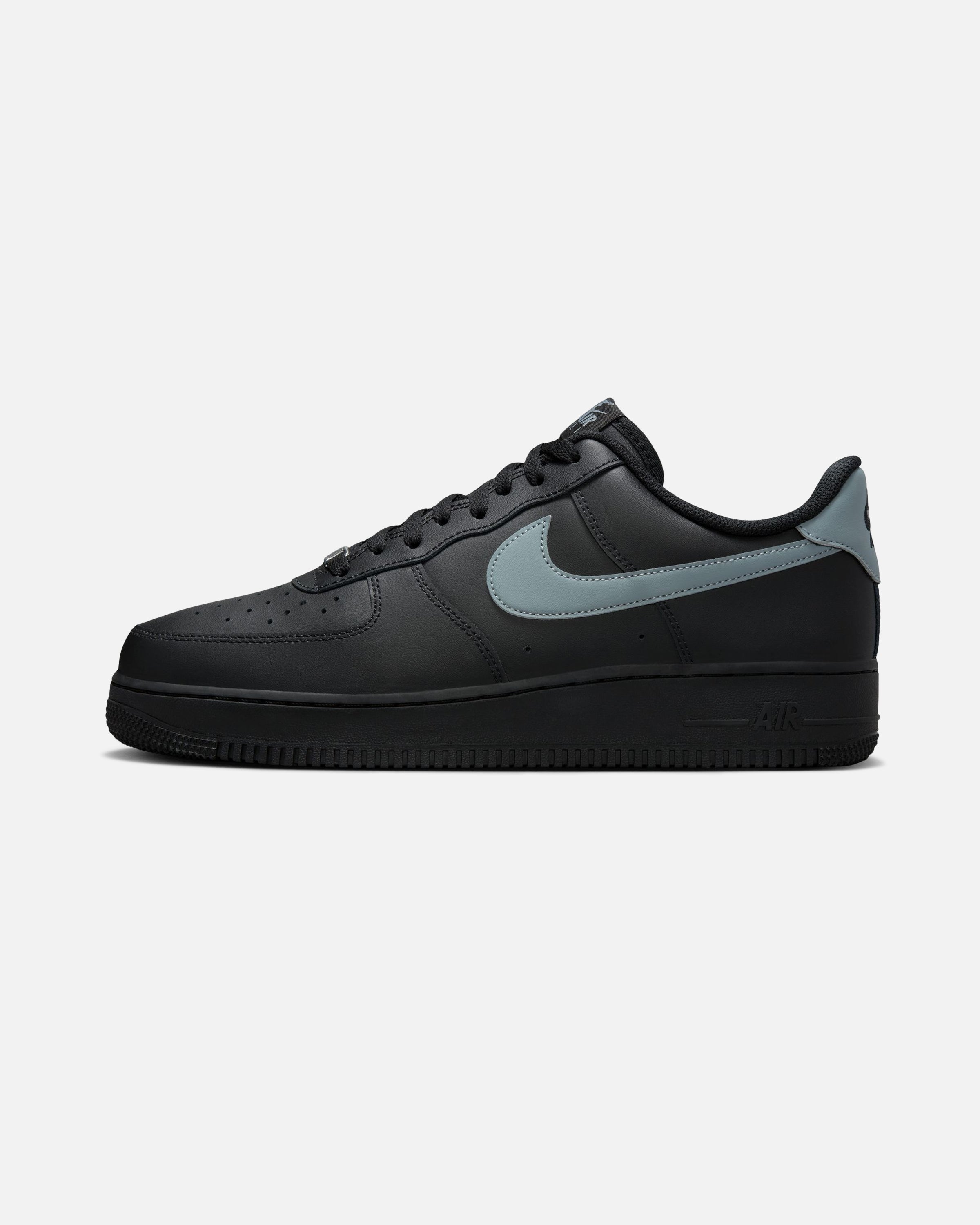 NIKE AIR FORCE 1 '07 - BLACK/ COOLGREY