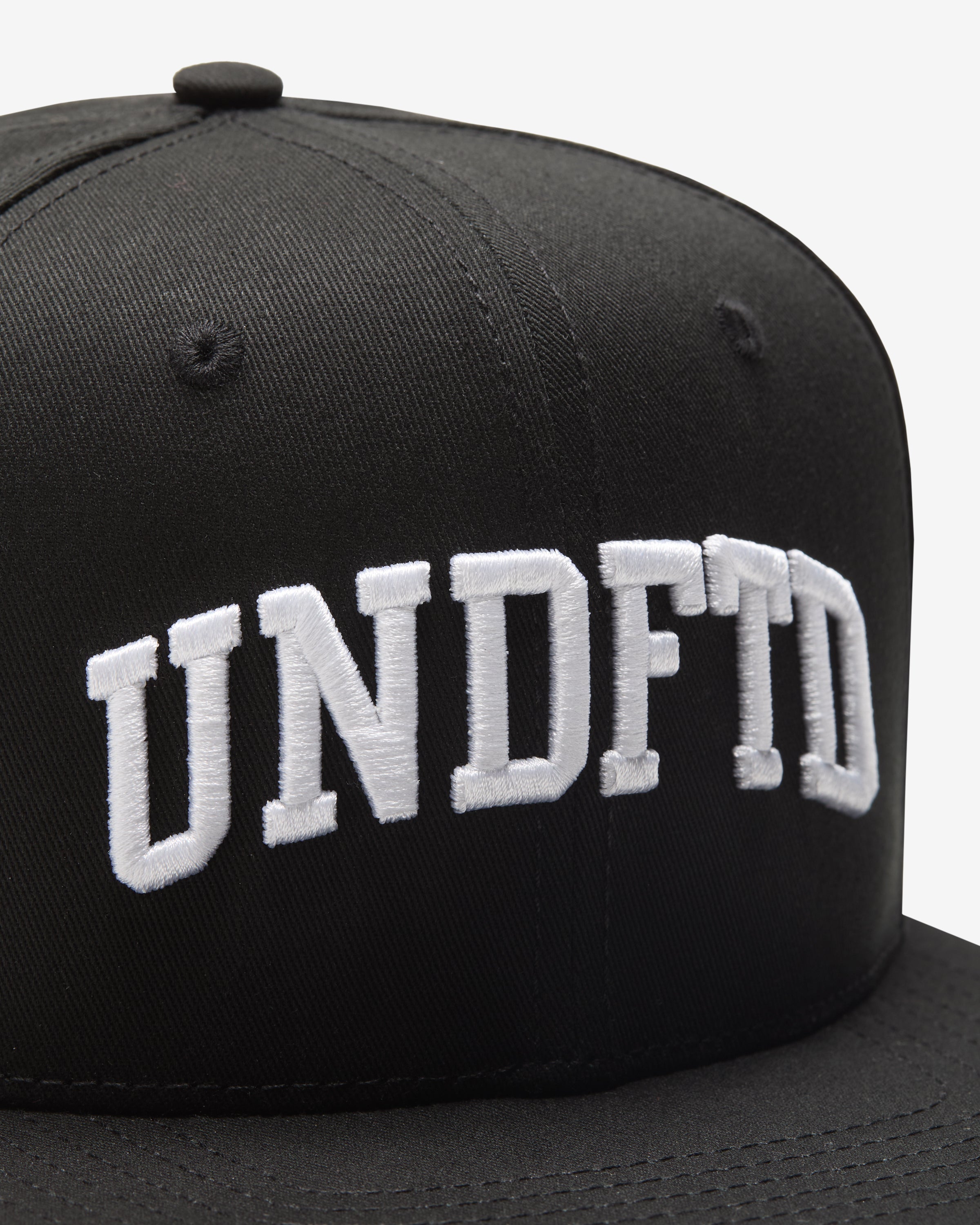 UNDEFEATED ARCH SNAPBACK