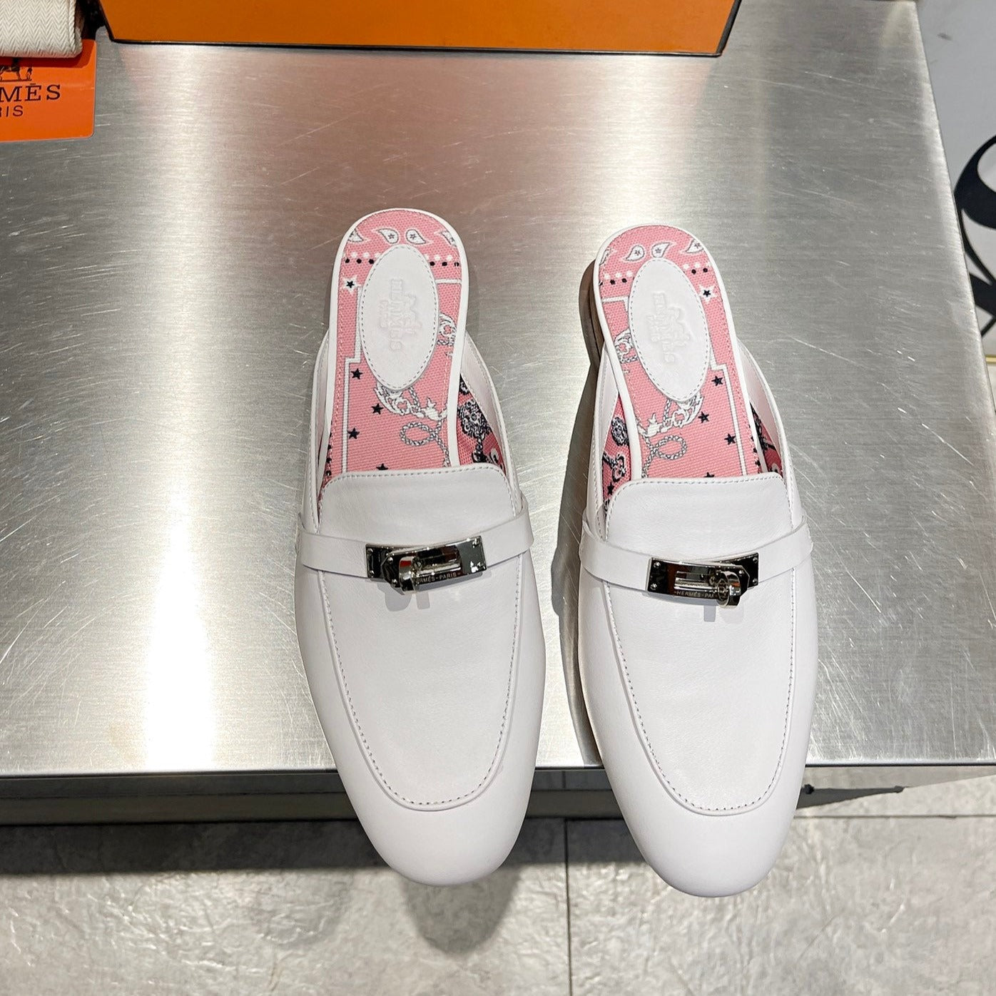 0Z MULE WHITE CALFSKIN WITH PINK PATTERN、mysite、Cacoeks