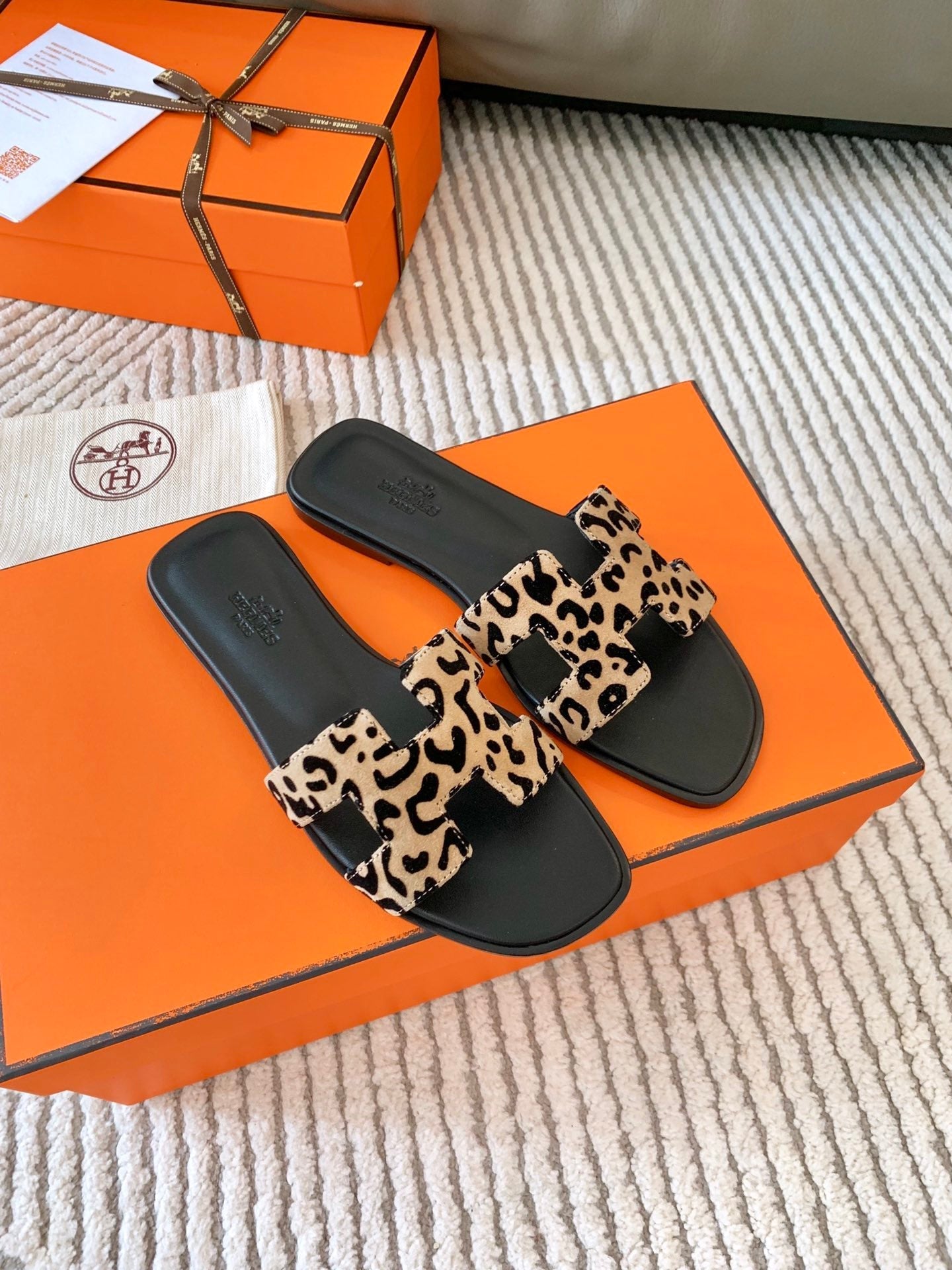 0RAN SANDAL IN CAMEL BROWN MIX BLACK SUEDE、mysite、Cacoeks