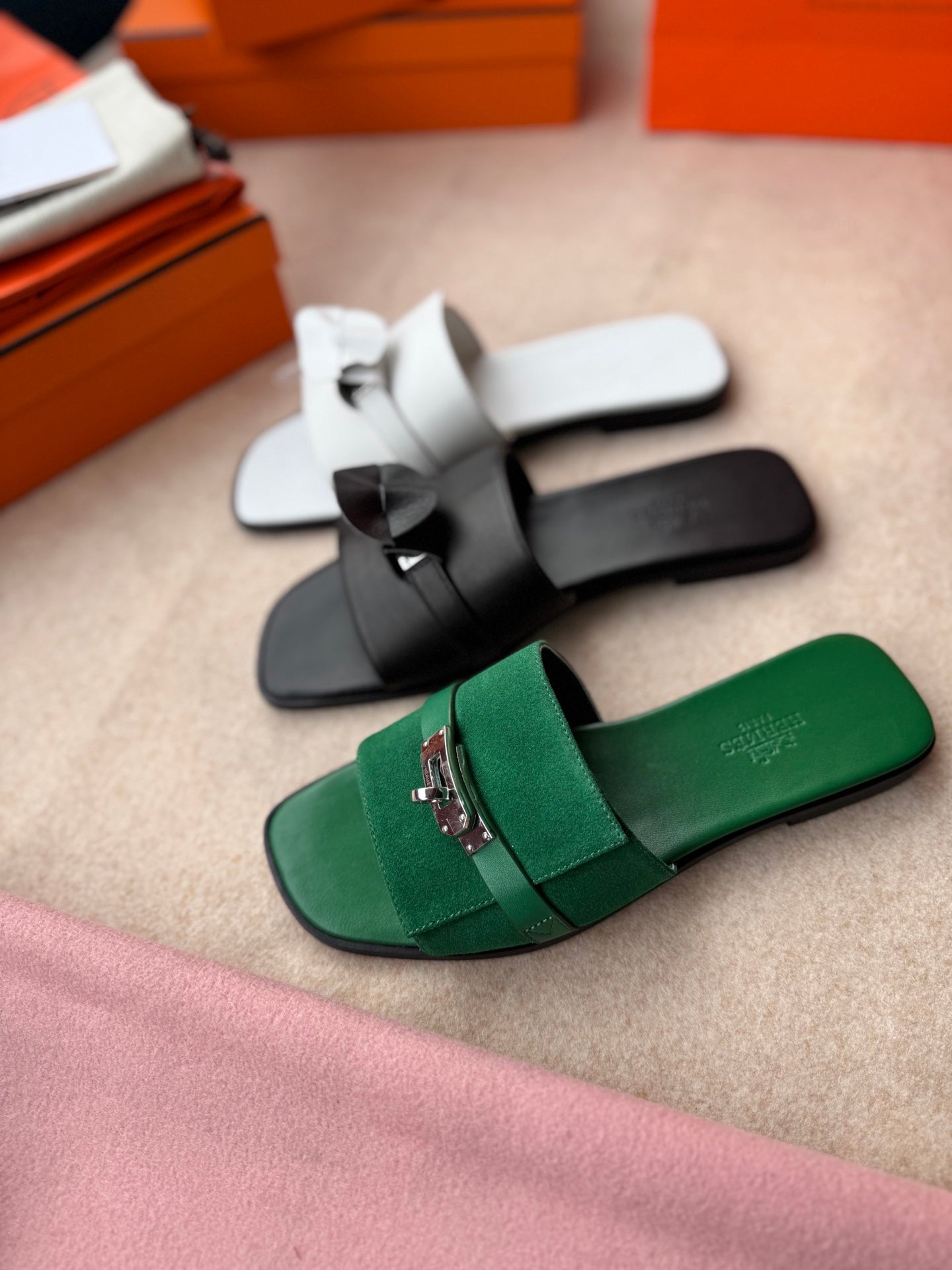 0RAN SANDALS IN BLACK CALFSKIN、mysite、Cacoeks