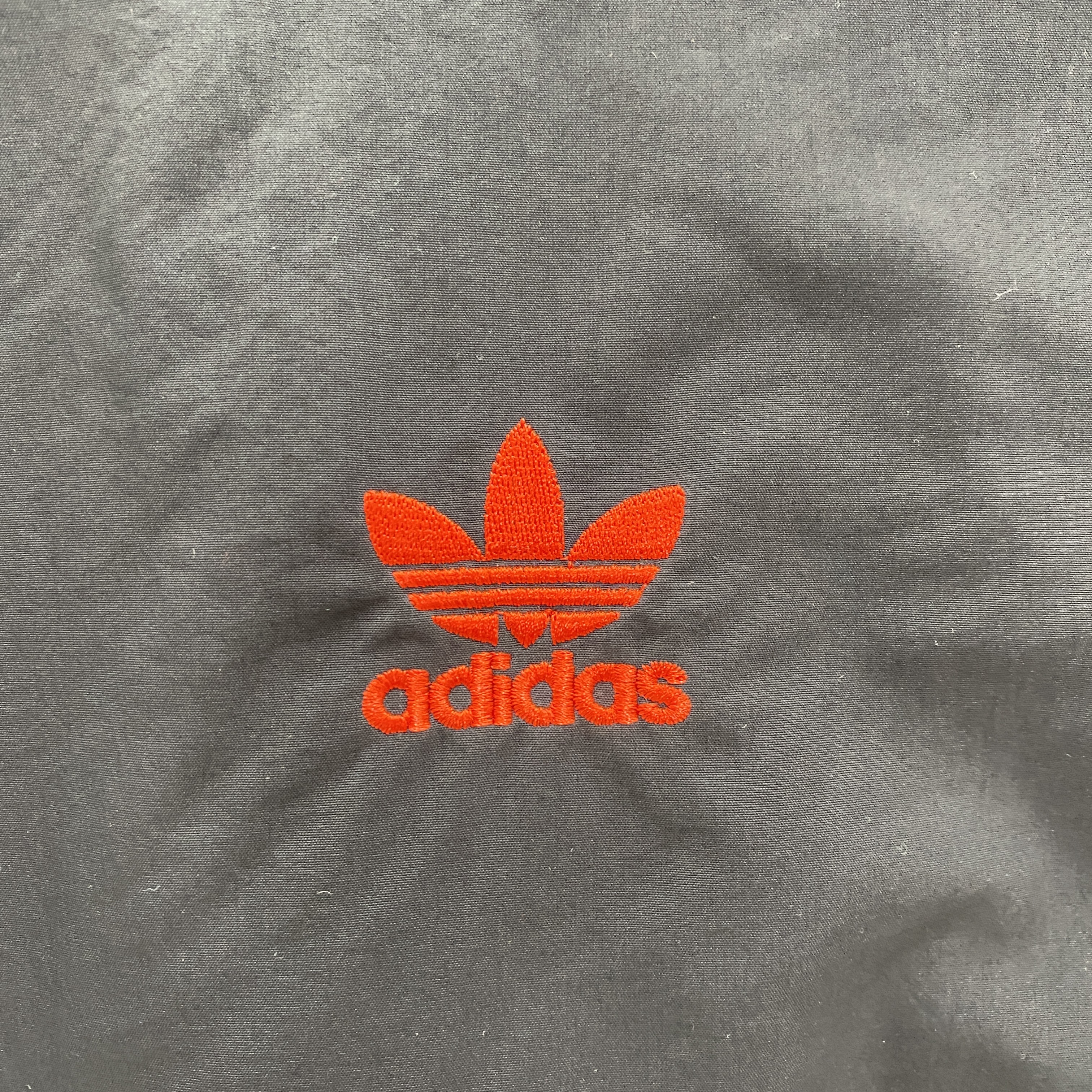 ManixJersey.com | Manchester United 24-25 Throwback Windbreaker Jacket - Deep Blue -Customize Name, Number and Patch | Worldwide Shipping