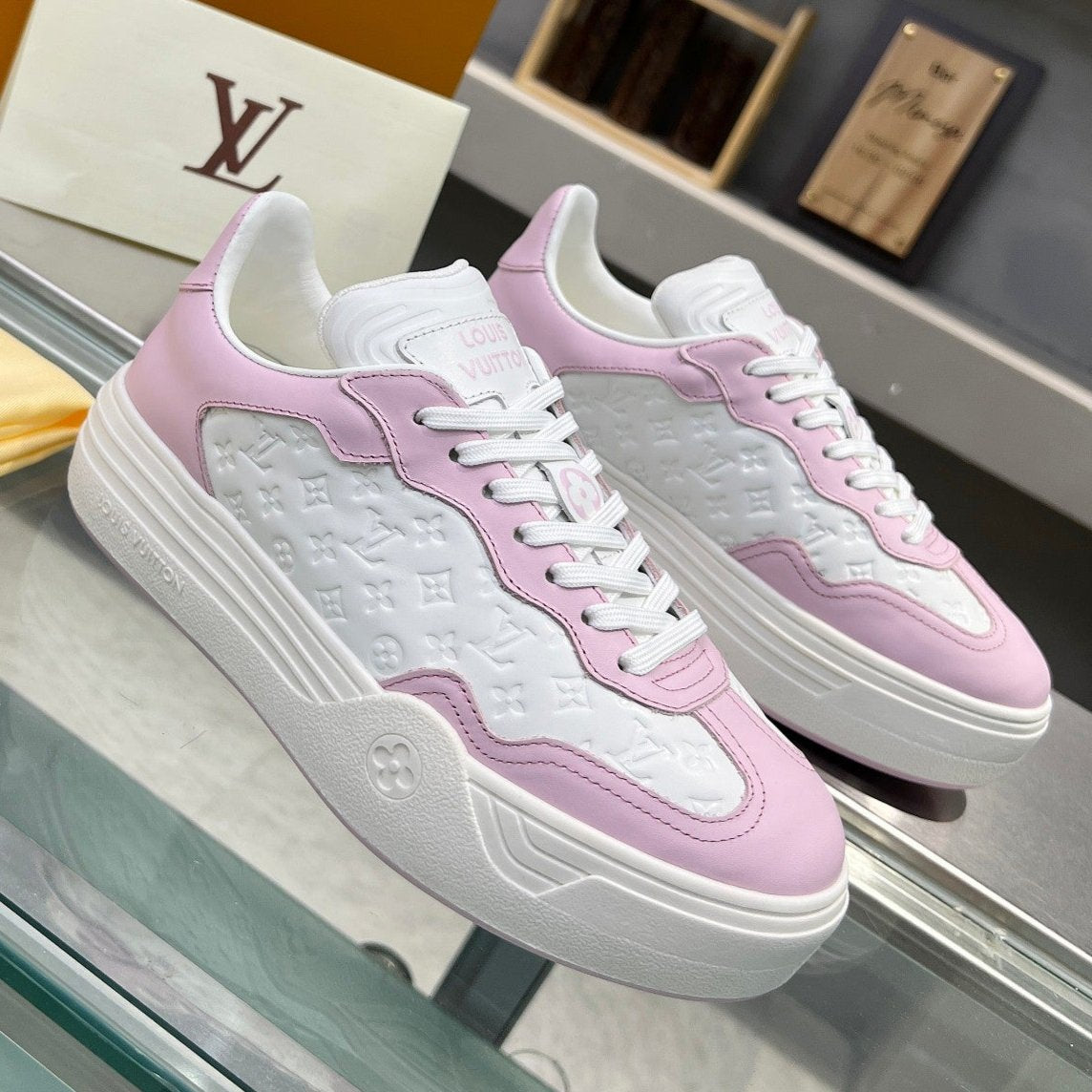 LV WOMEN GROOVY PLATFORM IN WHITE MIX LIGHT PINK EMBOSSED CALFSKIN、mysite、Cacoeks