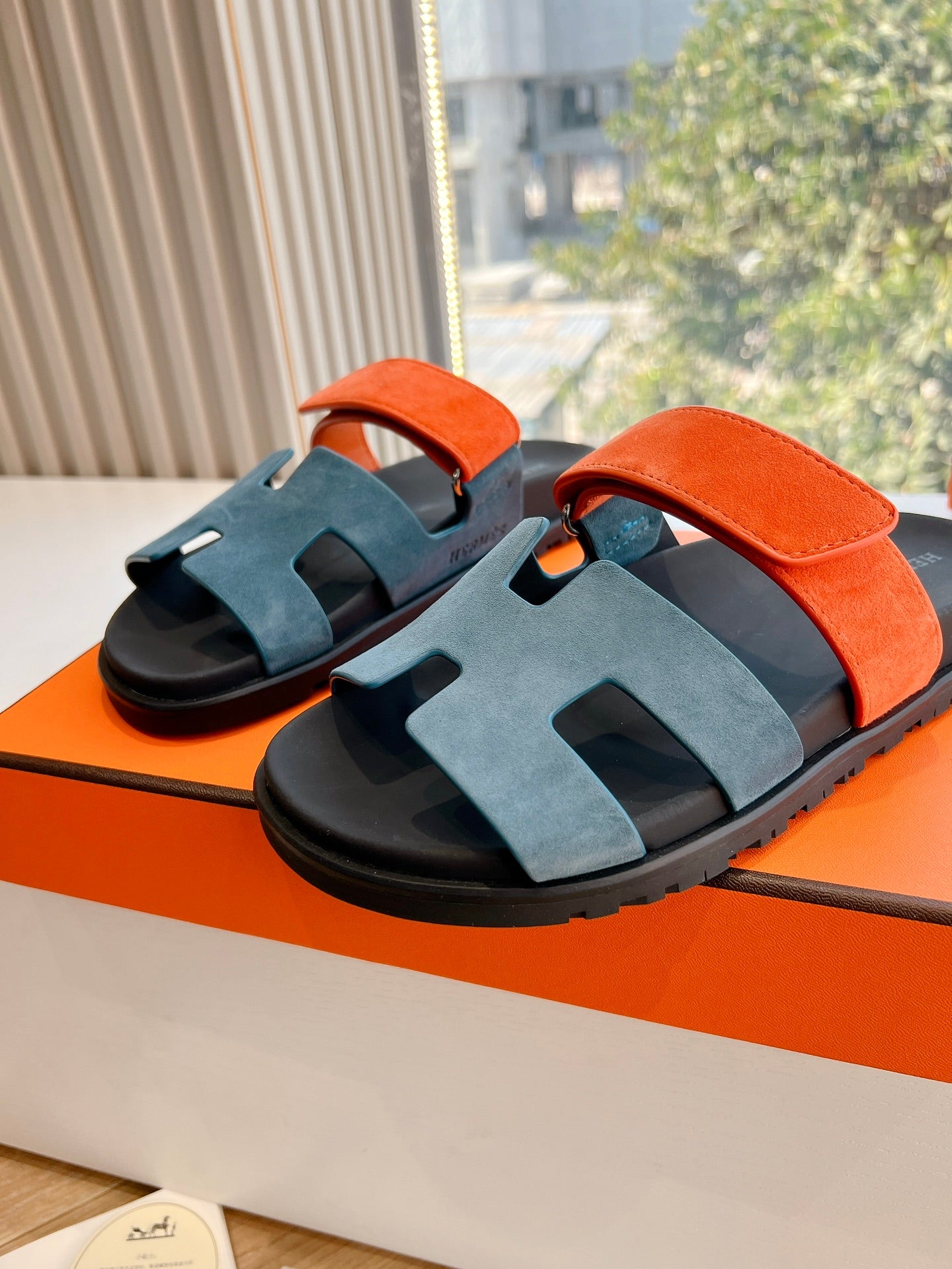 CHYPRE SANDAL IN TEAL GREEN MIX FIRE ORANGE SUEDE、mysite、Cacoeks