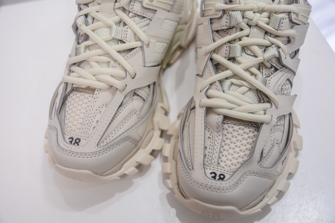 Balenciaga Track Trainer in Beige、mysite、Cacoeks