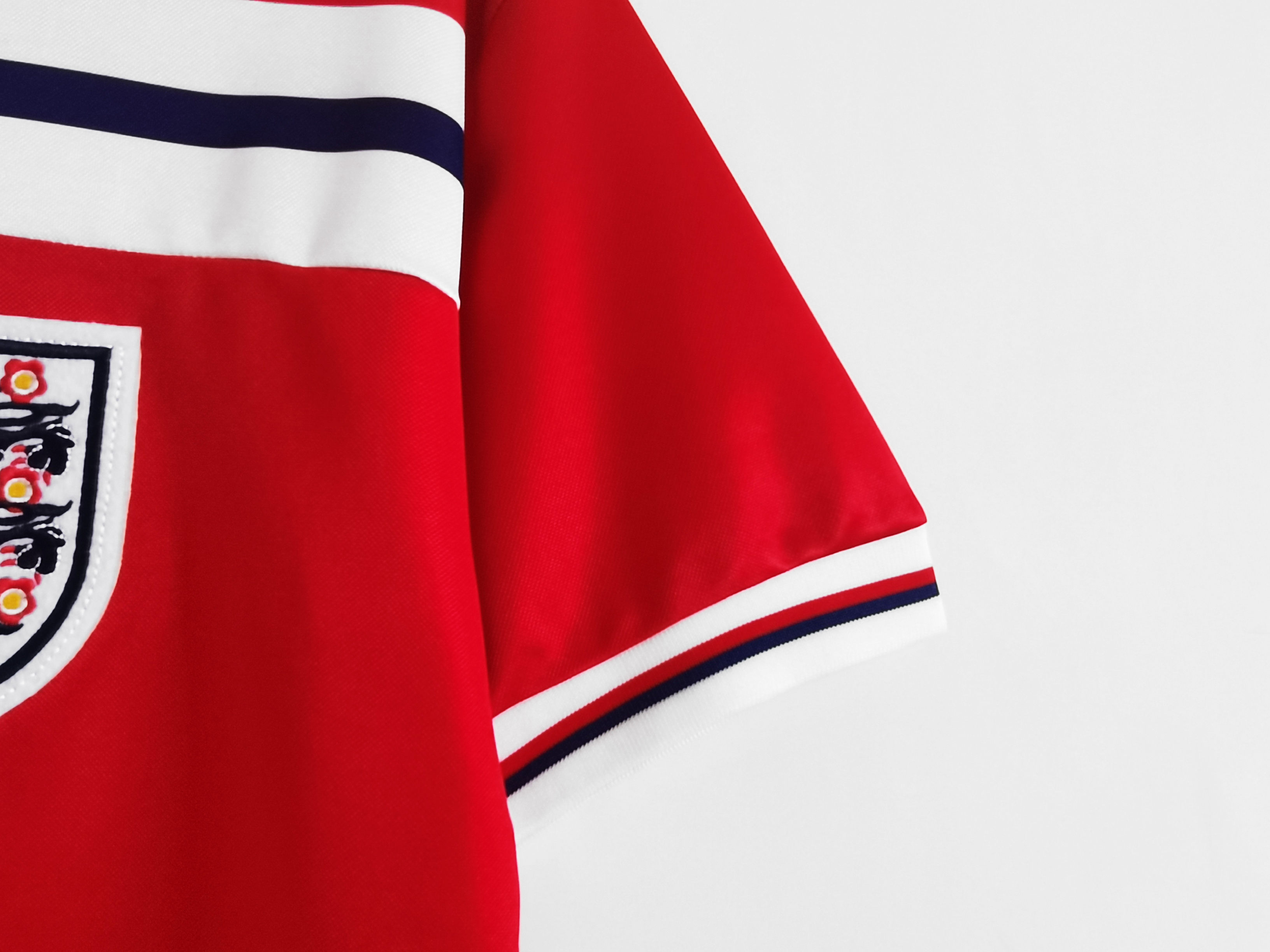 GlobeJersey-Retro England 1982 Away Stadium Jersey