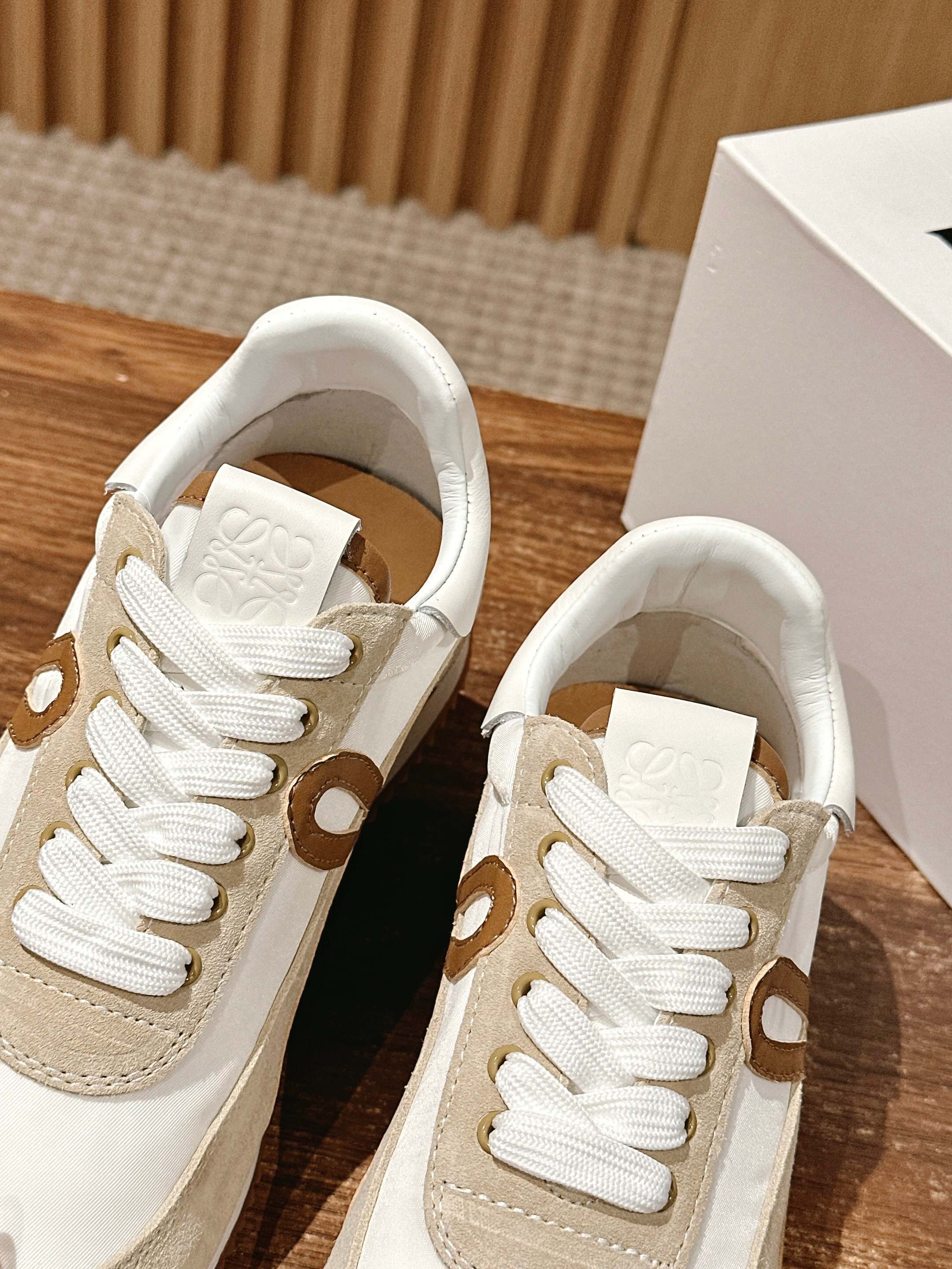 FLOW RUNNER SNEAKER IN BROWN SUEDE AND SHEEPSKIN、mysite、Cacoeks