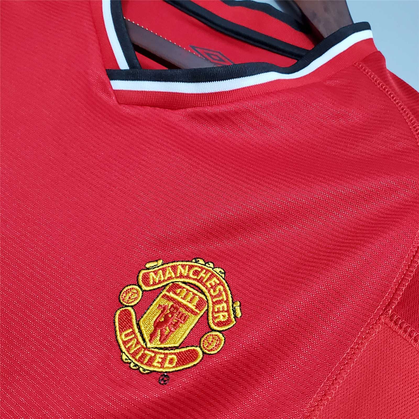 GlobeJersey-Retro Manchester United 00-02 Home Jersey