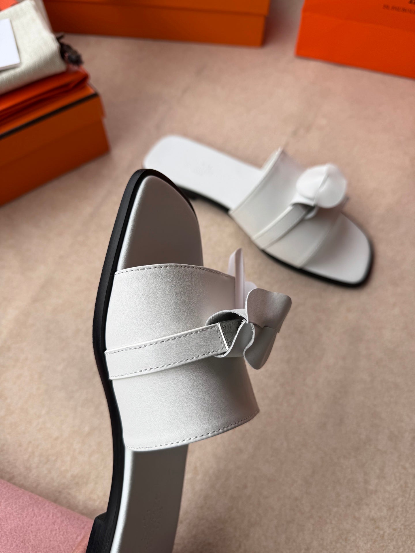 0RAN SANDALS IN WHITE CALFSKIN、mysite、Cacoeks