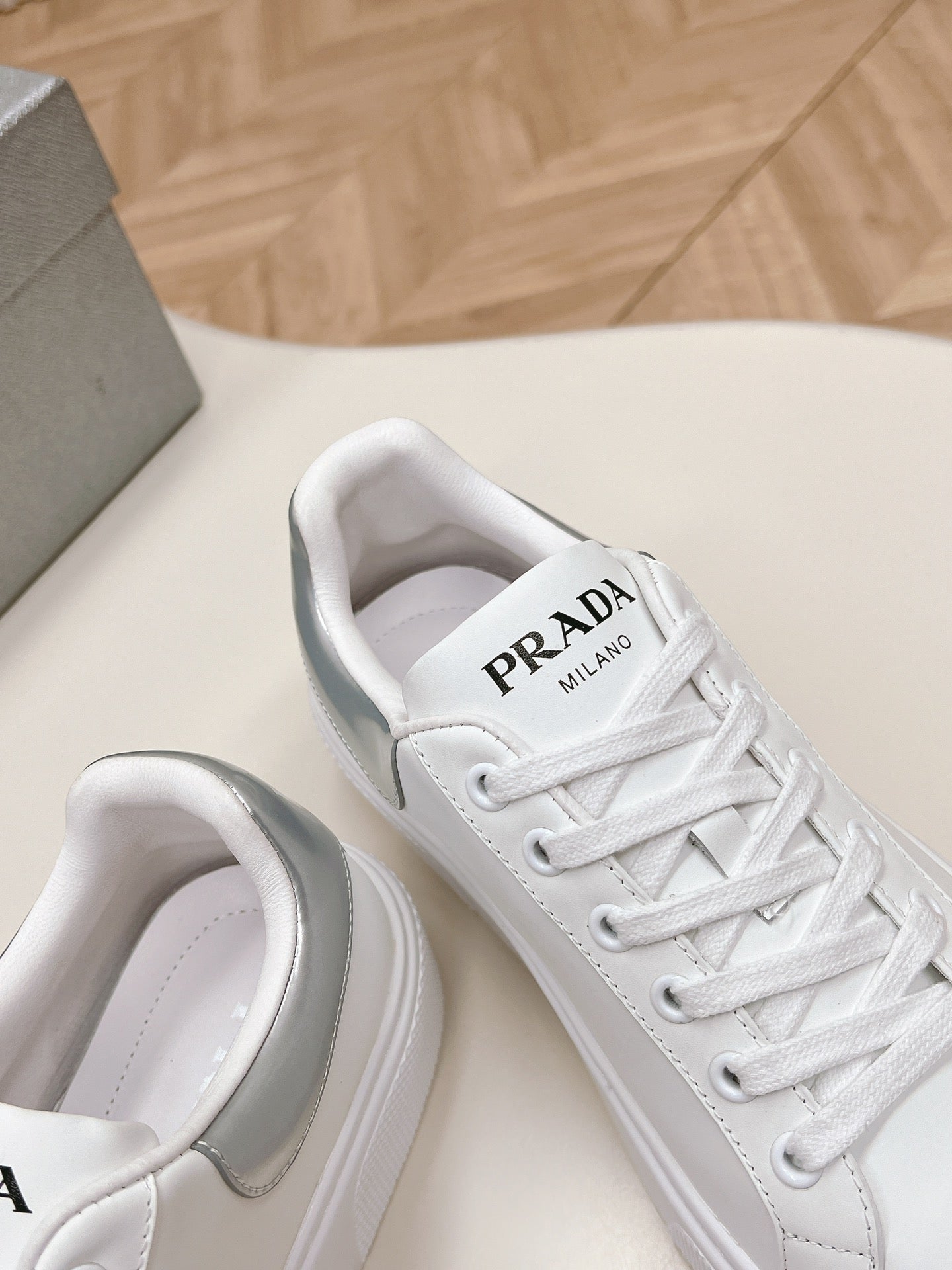 PRA RETRO SNEAKERS WHITE AND GRAY CALFSKIN、mysite、Cacoeks