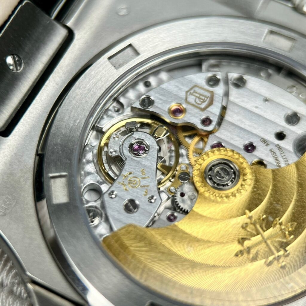 Đồng Hồ Patek Philippe Nautilus 5711 Replica 11 Mặt Xanh Lá Cây 40mm (2)