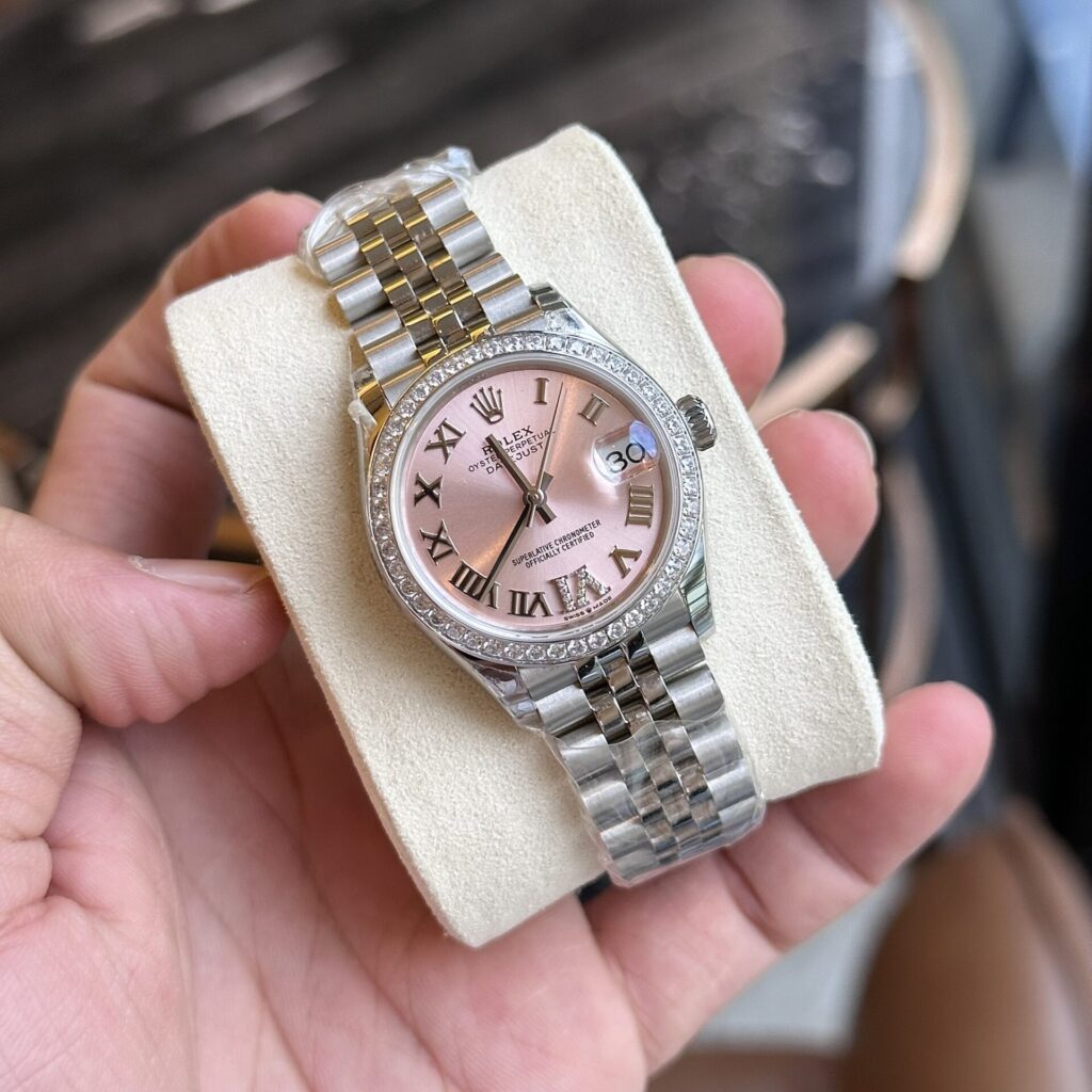 Đồng Hồ Rolex DateJust Nữ Đính Đá Mặt Số Màu Hồng EW 31mm (5)