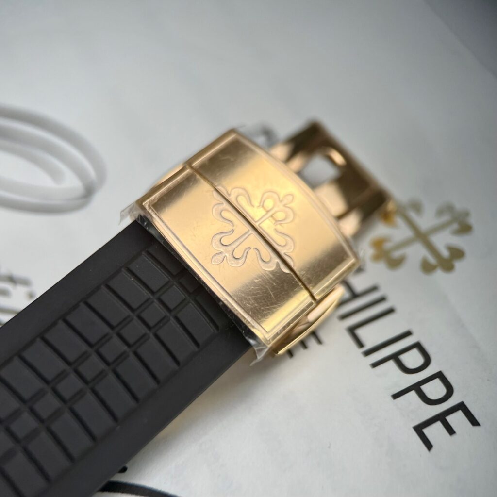 Đồng Hồ Chế Tác Patek Philippe Aquanaut 5167R Bọc Vàng Độ Moissanite 40mm (10)