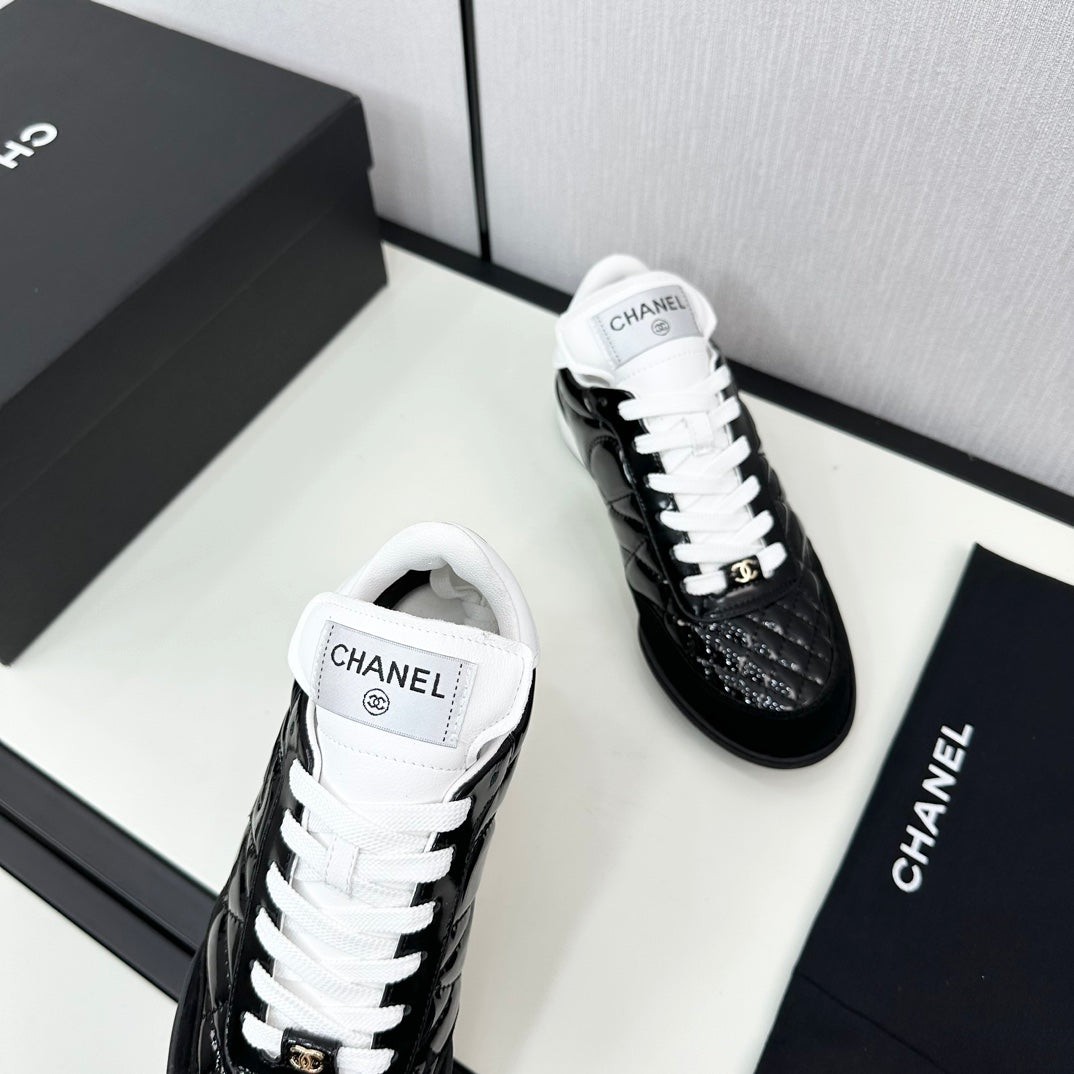 SPORTS SHOES IN GLOSSY BLACK CALFSKIN、mysite、Cacoeks