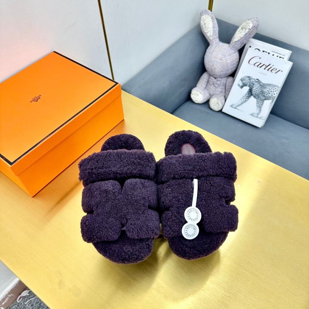 CHYPRE SANDAL IN EGGPLANT PURPLE SHEARLING、mysite、Cacoeks