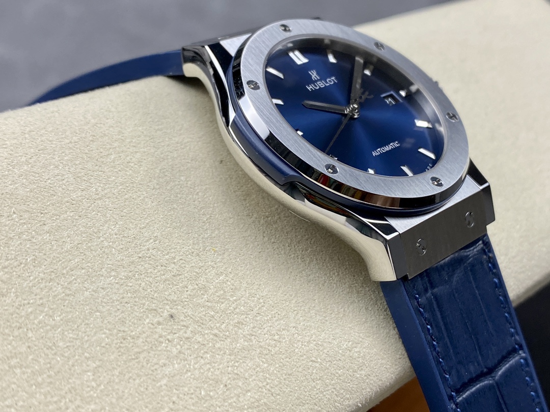 542.NX.7170.LR Hublot Classic Fusion Automatic Blue-fasswatch