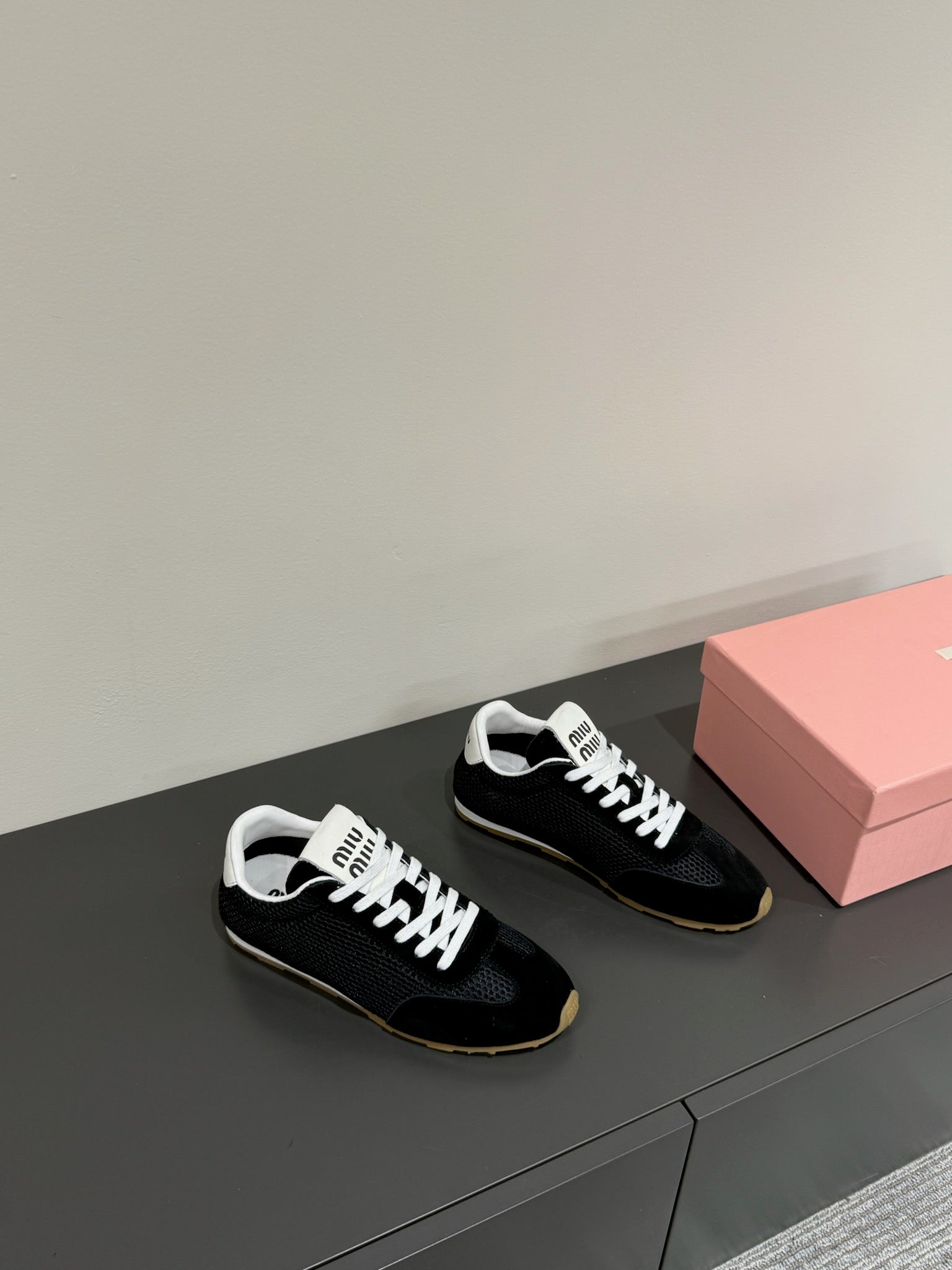 RETRO SNEAKERS IN BLACK MESH AND SUEDE、mysite、Cacoeks