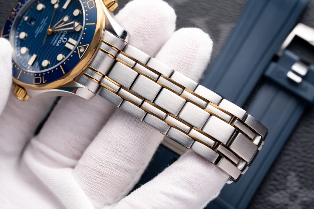 Đồng Hồ Omega Seamaster DemiGold Replcia 11 Mặt Xanh 42mm (1)